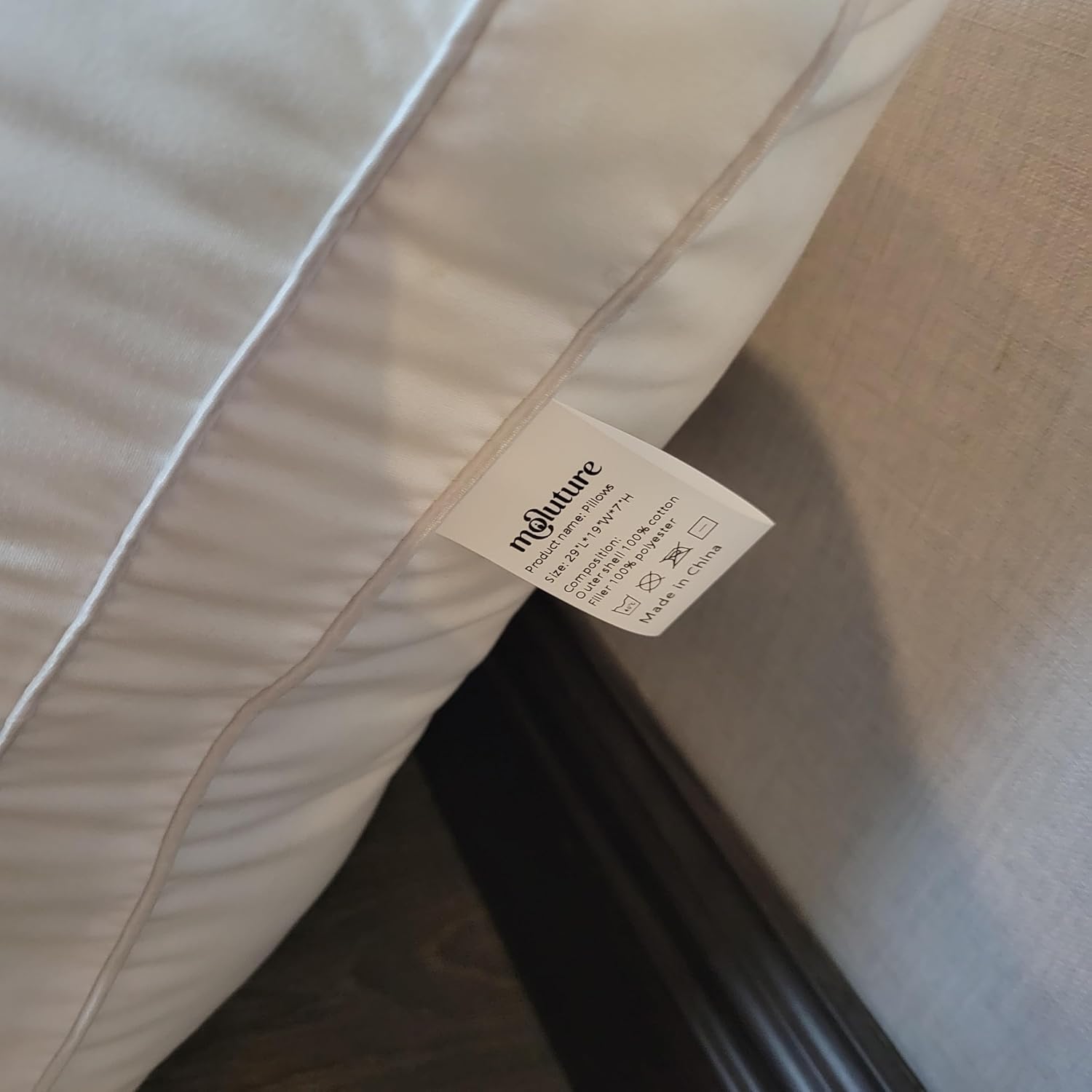 moluture Pillows Soft & Comfortable Sleeping Pillow: Breathable and Fluffy
