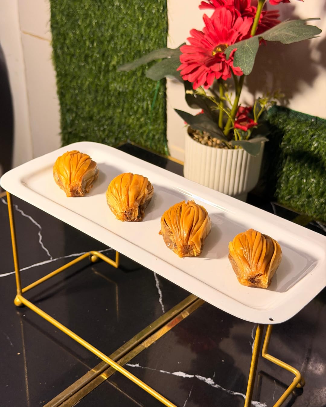 Anjanya Turkish Pistachio Midye Mussel Baklava, Premium Phyllo Pastry Dessert with Pistachio Filling, Pack of 4-picture-32