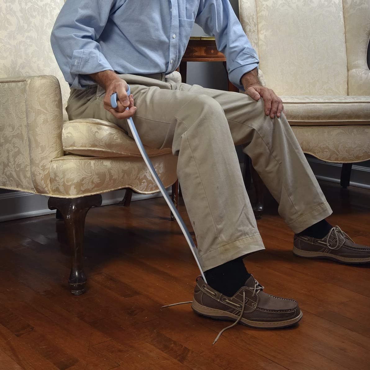 Juvo Products Dressing Aid Stick and Shoe Horn for Range of Motion Assistance, Helps Put Clothing on, 25" Long, White Blue (DAS01) : Health & Household