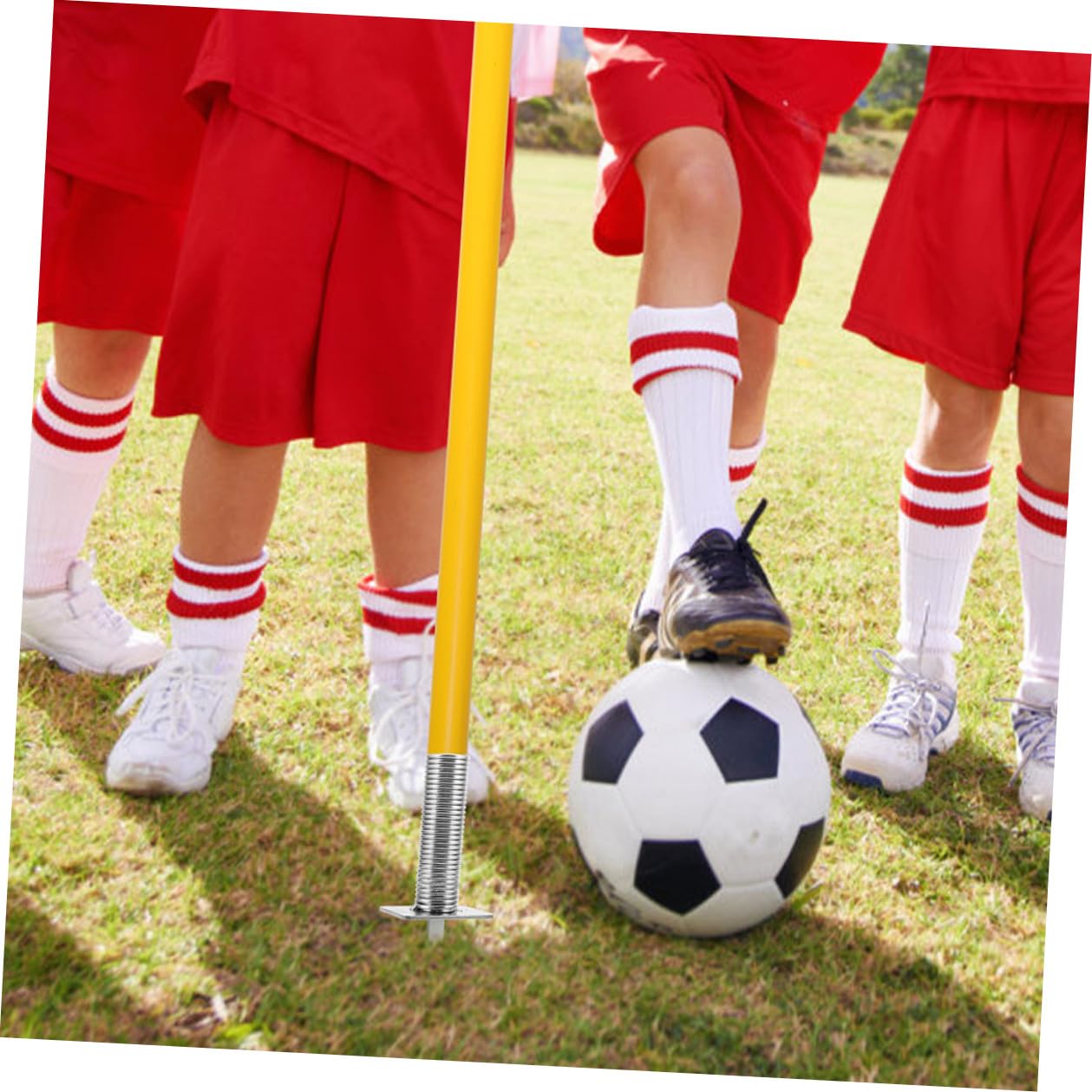 4pezzi Picchetti a Molla in Ferro per Attrezzatura Calcio, Base Angolare Fissaggio per Bandierina, Portatile e Antiribaltamento, per Allenamento su Prato o Campo Sintetico