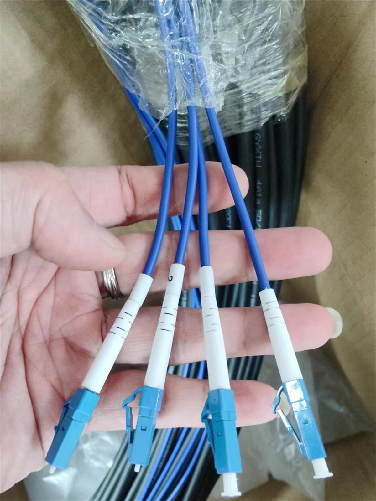Câble à Fibre Optique blindé extérieur monomode GYTS 24/48 Noyau 150 m câble Dur aérien pré-terminé SC LC FC St(24-Core FC UPC-FCUPC)