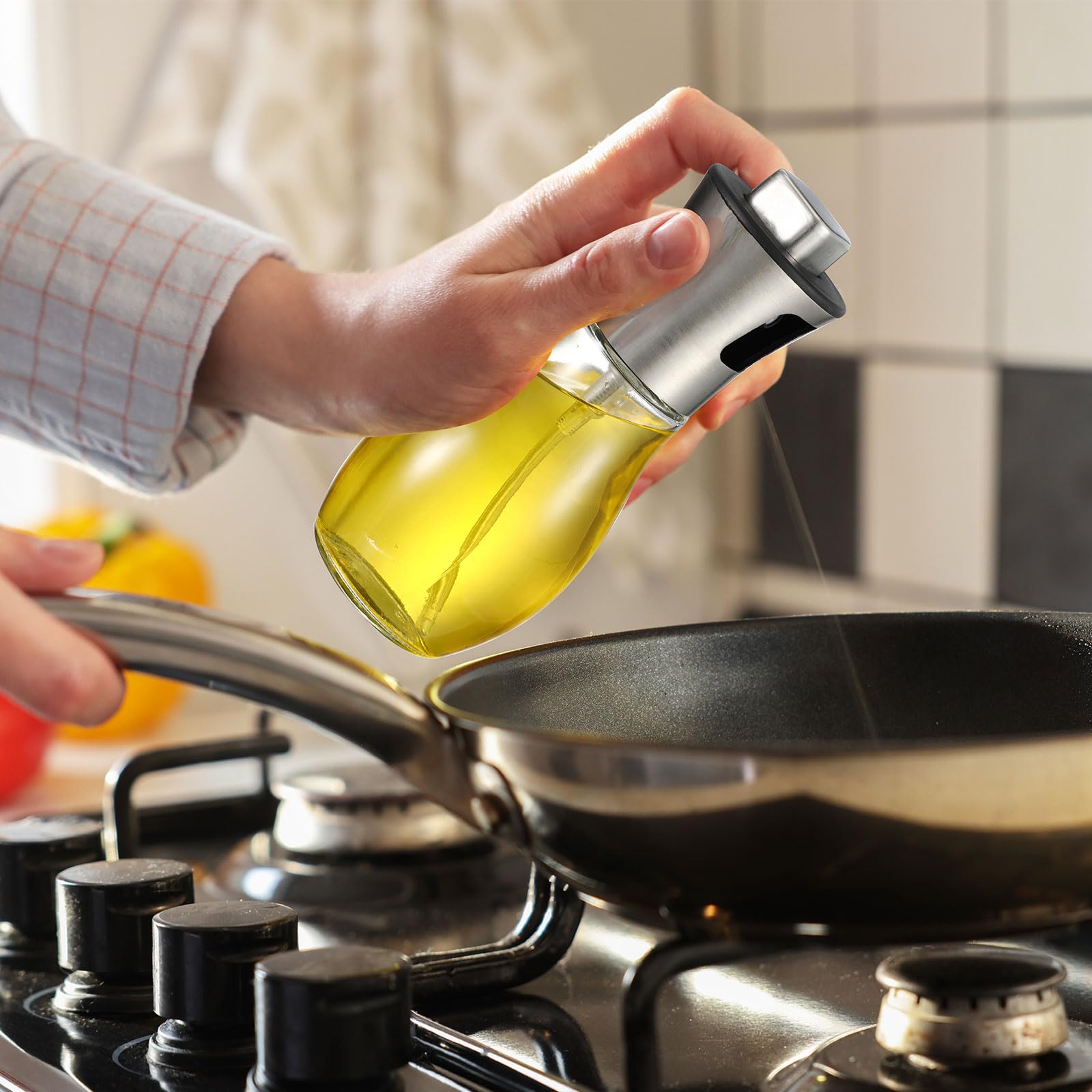 Hushee 2 botellas dispensadoras de aceite de oliva de 350 ml para cocina y 1 pulverizador de aceite de 200 ml para cocinar con embudo de silicona, bandeja, calcomanías, dispensador de jarabe de café