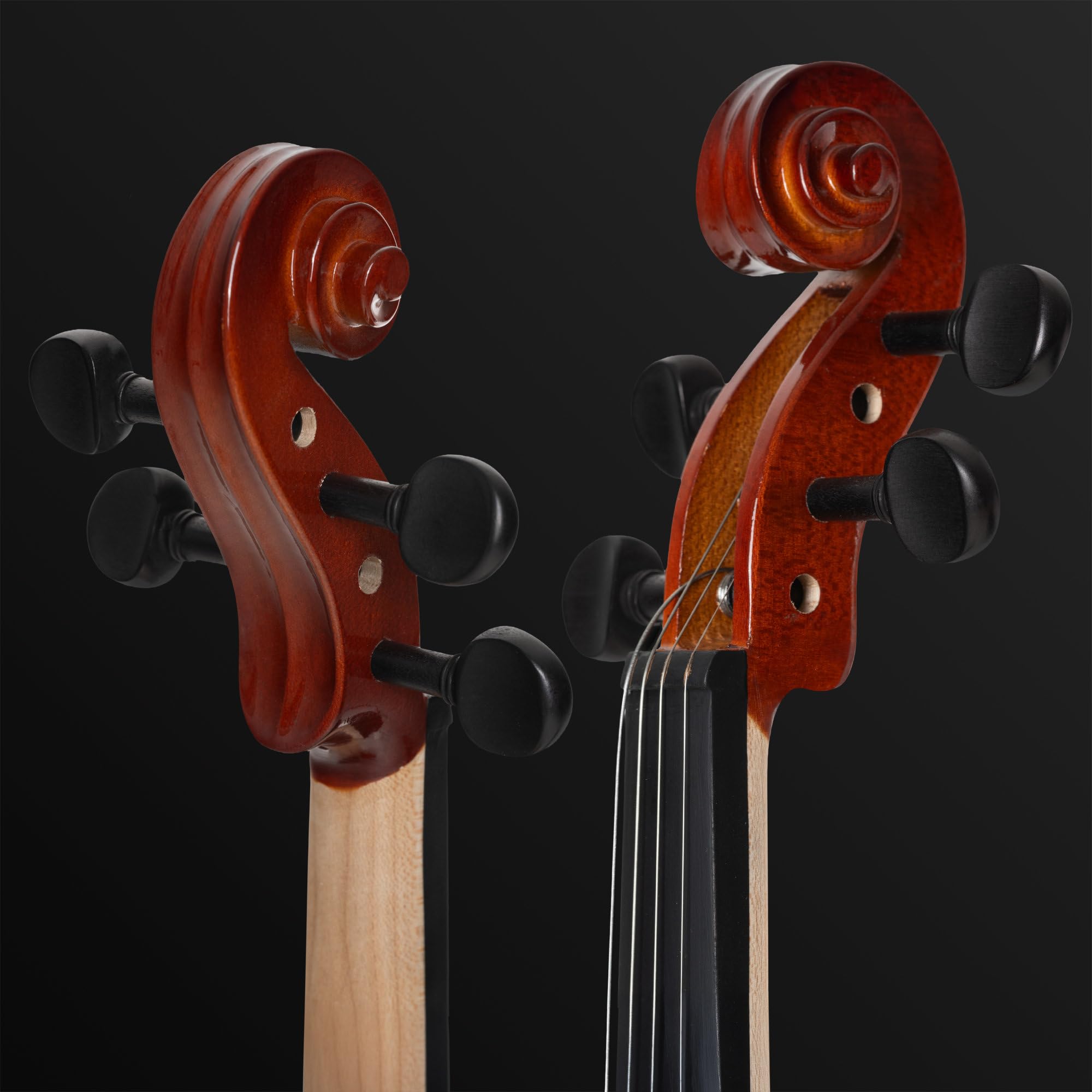 Classic Cantabile VP-100 Set Violino 4/4, Tavola armonica: abete massello | Fondo, ponticello, fasce: acero, Tastiera, chiavi, capotasto: legno duro, Mentoniera: plastica, Cordiera: metallo
