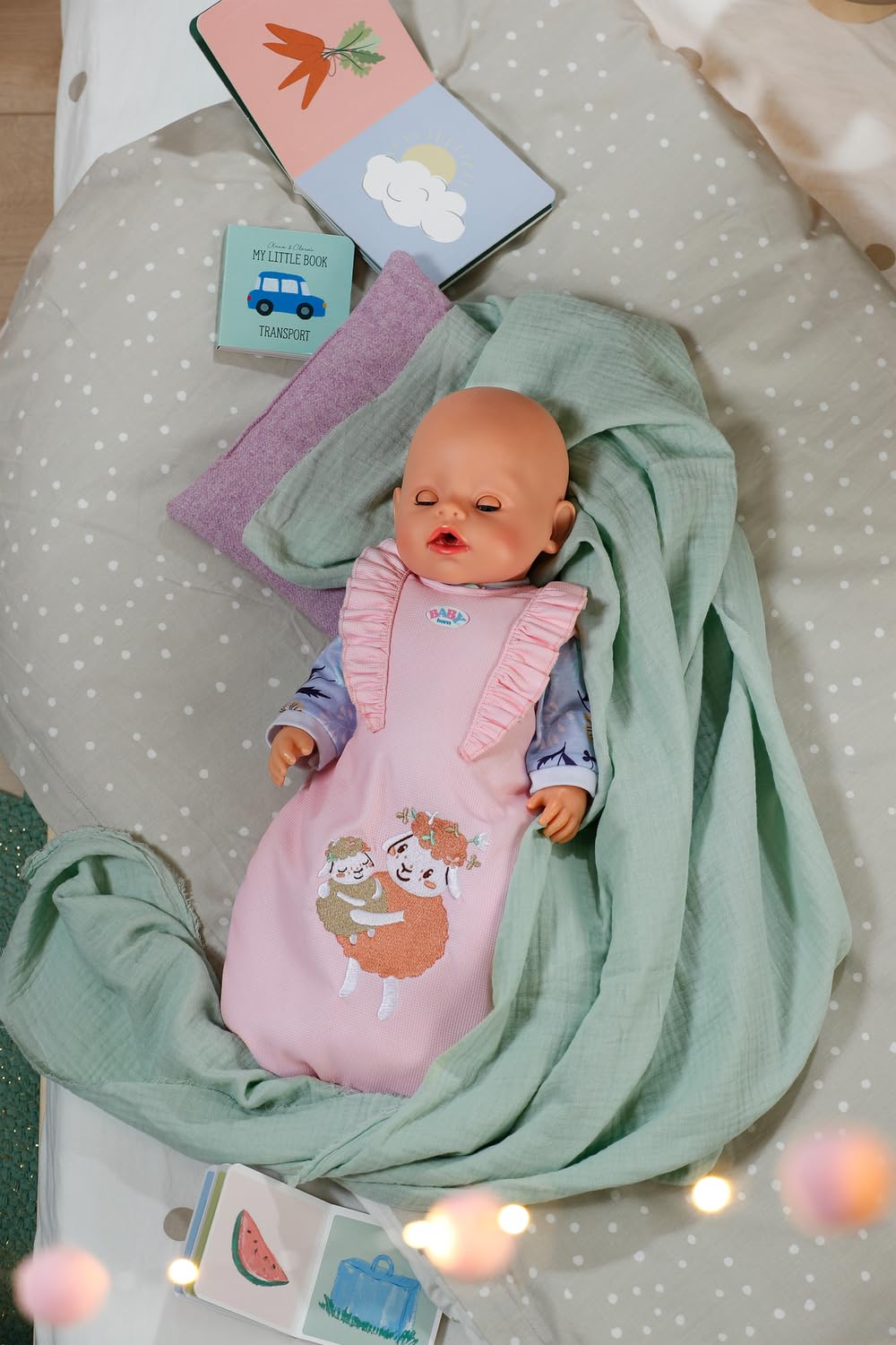 Baby Born Saco de dormir – Saco rosa para muñecas con volantes & cierre de velcro – Accesorio para muñecas – Adecuado para muñecas de 36 cm & 43 cm