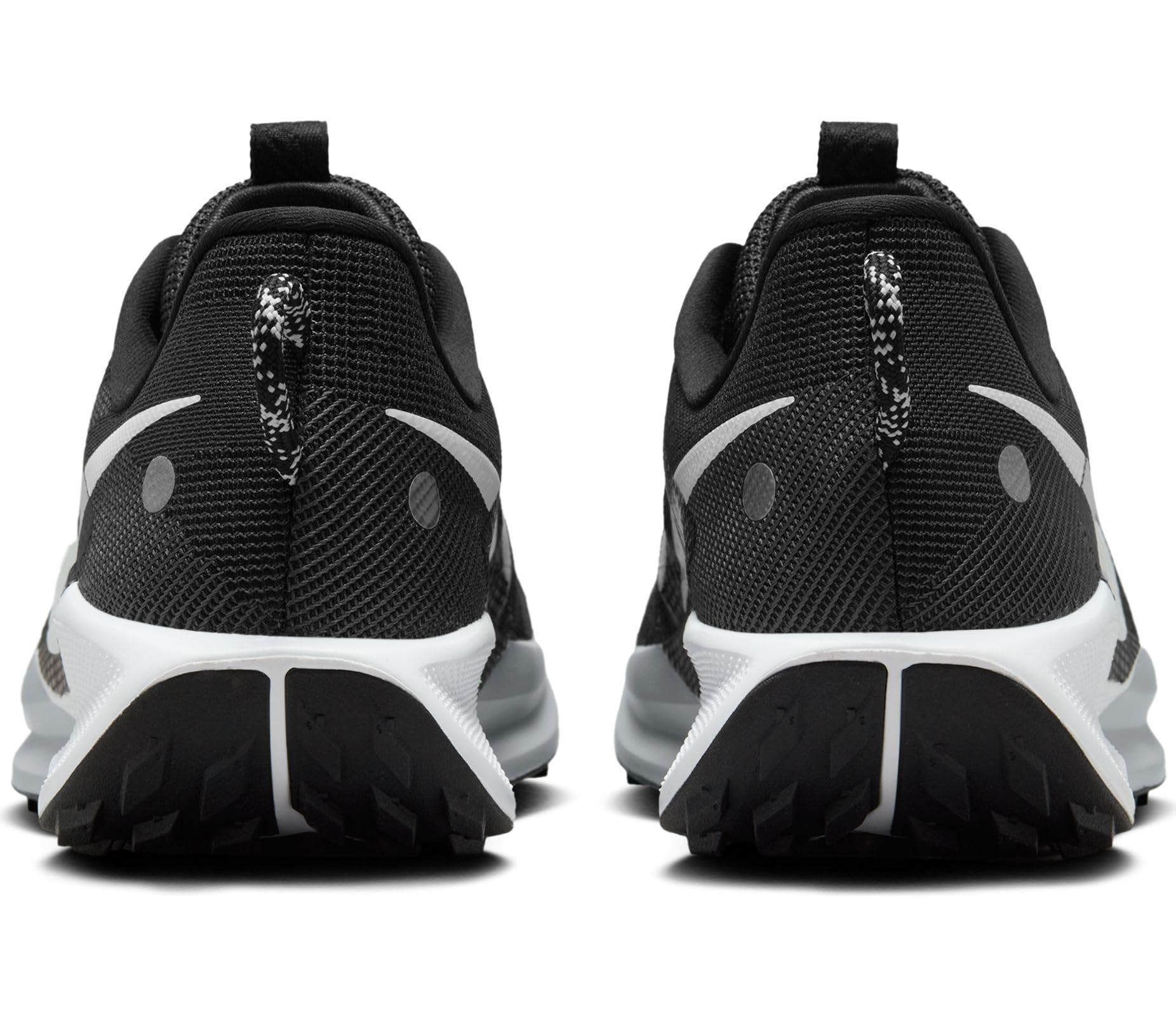 Nike Men's Pegasus Trail 5 Sneaker