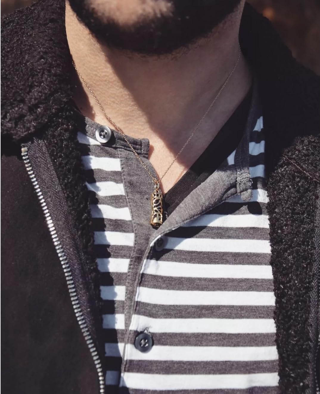 Tata Gisèle © Pendentif en Plaqué Or 18 carats - Tiki de Polynésie - Noir et Doré - Chaine en Option, Marque Francaise, Emballage Cadeau