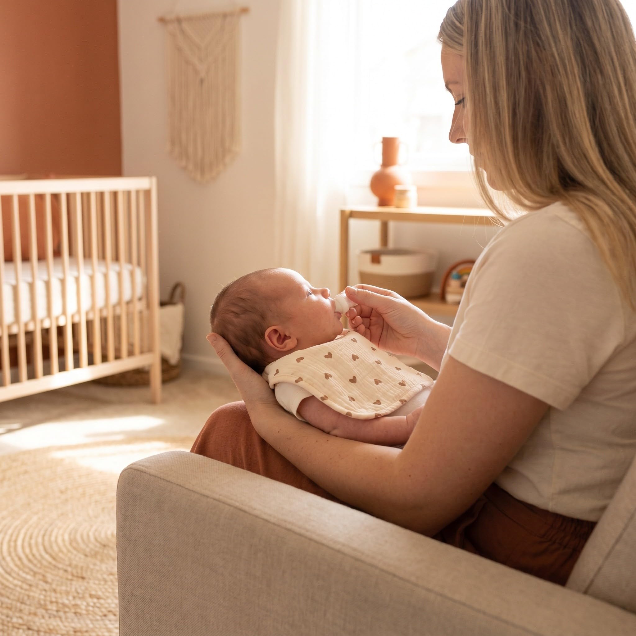 Lurrose Bavaglino in cotone per neonati con copricinturini per imbracatura, bavaglini per la dentizione con motivo a cuori per neonati e bambini, asciugamano assorbente per la saliva per passeggino