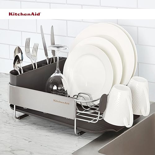 Miniatura 6 de KitchenAid Escurridor de platos compacto, que ahorra espacio, resistente al óxido con organizador de cubiertos extraíble y bandeja de escurrido Negro