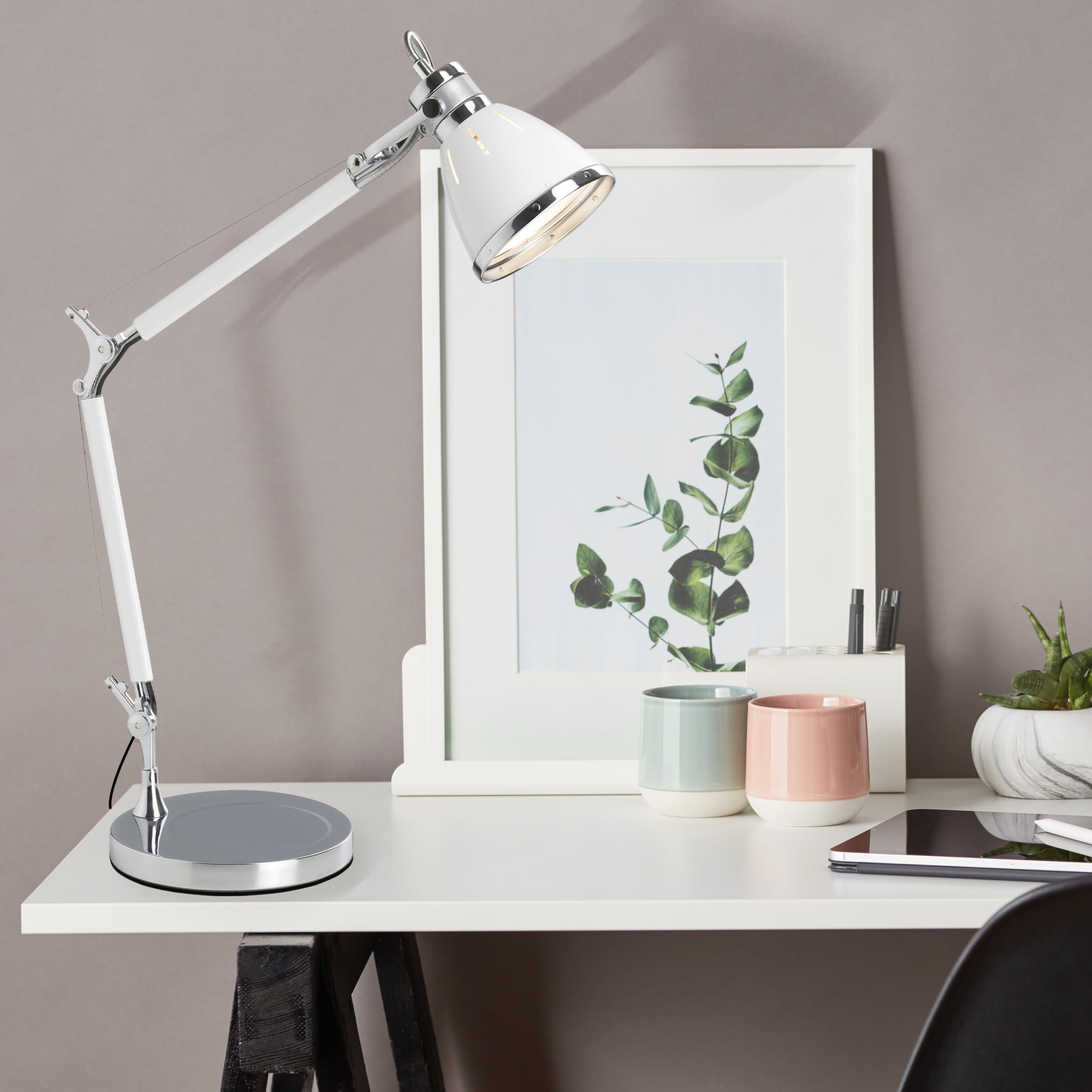 Lightbox Basic Schreibtischlampe - 48 x 50 cm, Ø 21 cm - funktionale Tischleuchte mit schwenkbarem Kopf & einstellbare Gelenke & Schalter - E27, max. 40 W - aus Metall - in Chrom/Weiß