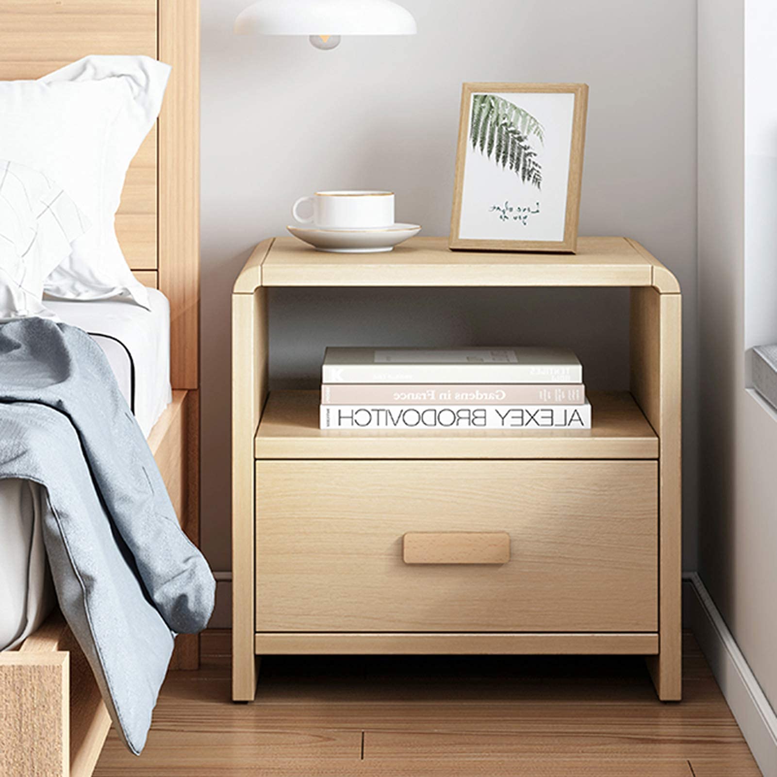 Petite armoire de chevet moderne pour une chambre épurée et cocooning