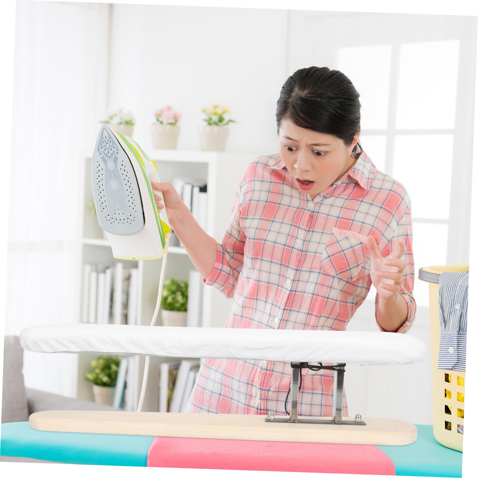 Mikinona Tabla de Planchar de Madera Almohadilla de Color Claro para Ropa, Soporte Compacto y Diseño Razonable para Uso Doméstico y Prendas Delicadas