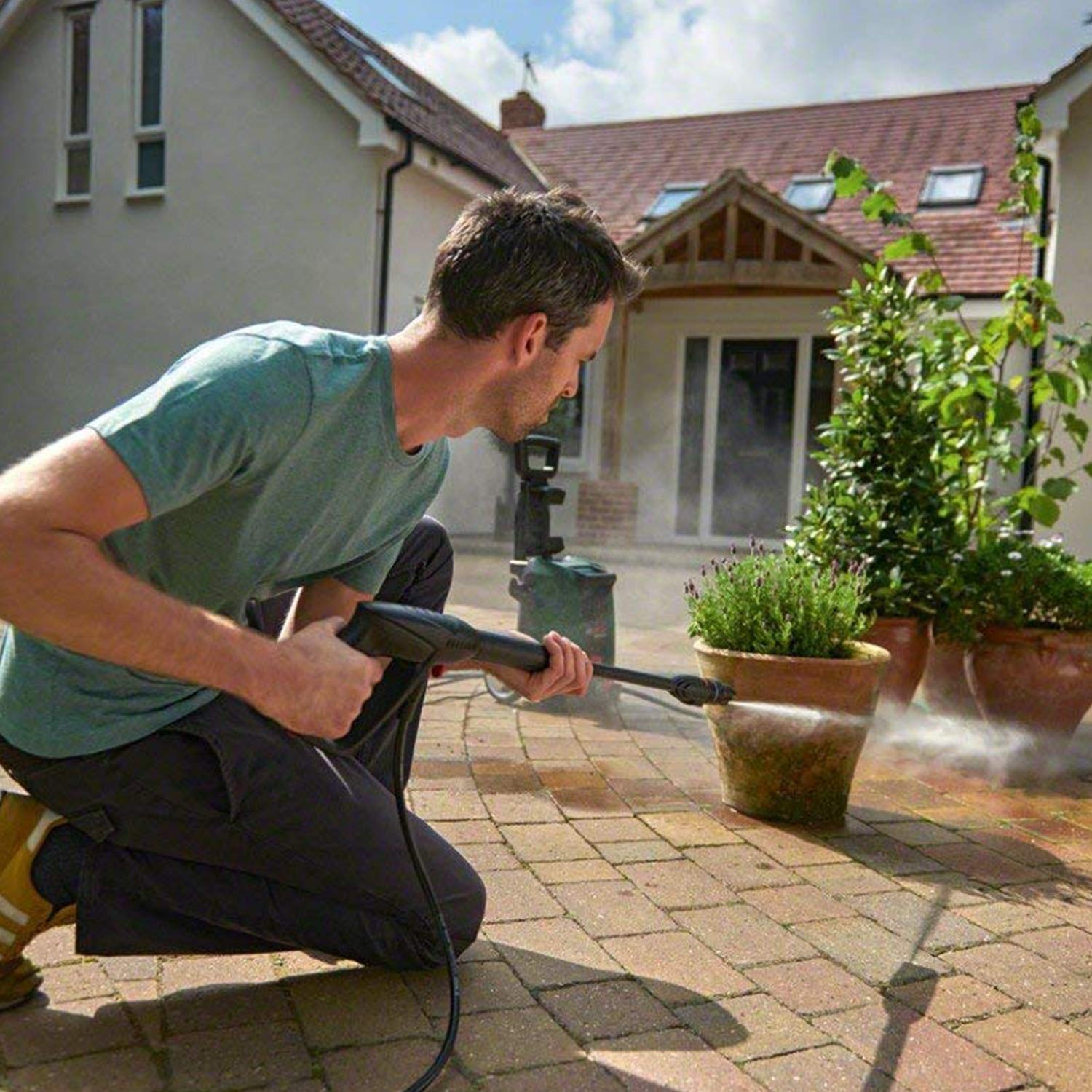 Bosch Hochdruckreiniger UniversalAquatak 135 (1900 Watt, Druck: 135 bar, max. Fördermenge: 410 l/h, im Karton) + Terrasenreiniger Aufsatz Aquasurf 280 (Zubehör für Bosch Hochdruckreiniger)