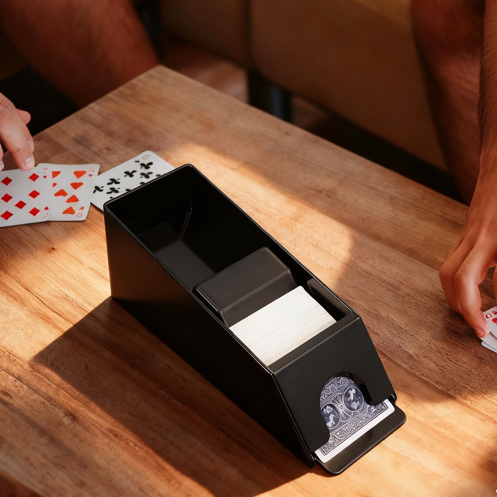 Tragbarer Acryl Kartenschuh mit Verschleißfestem Design und Abgerundeter Form für Langlebigen Einsatz bei Tischspielen und Schachzimmern