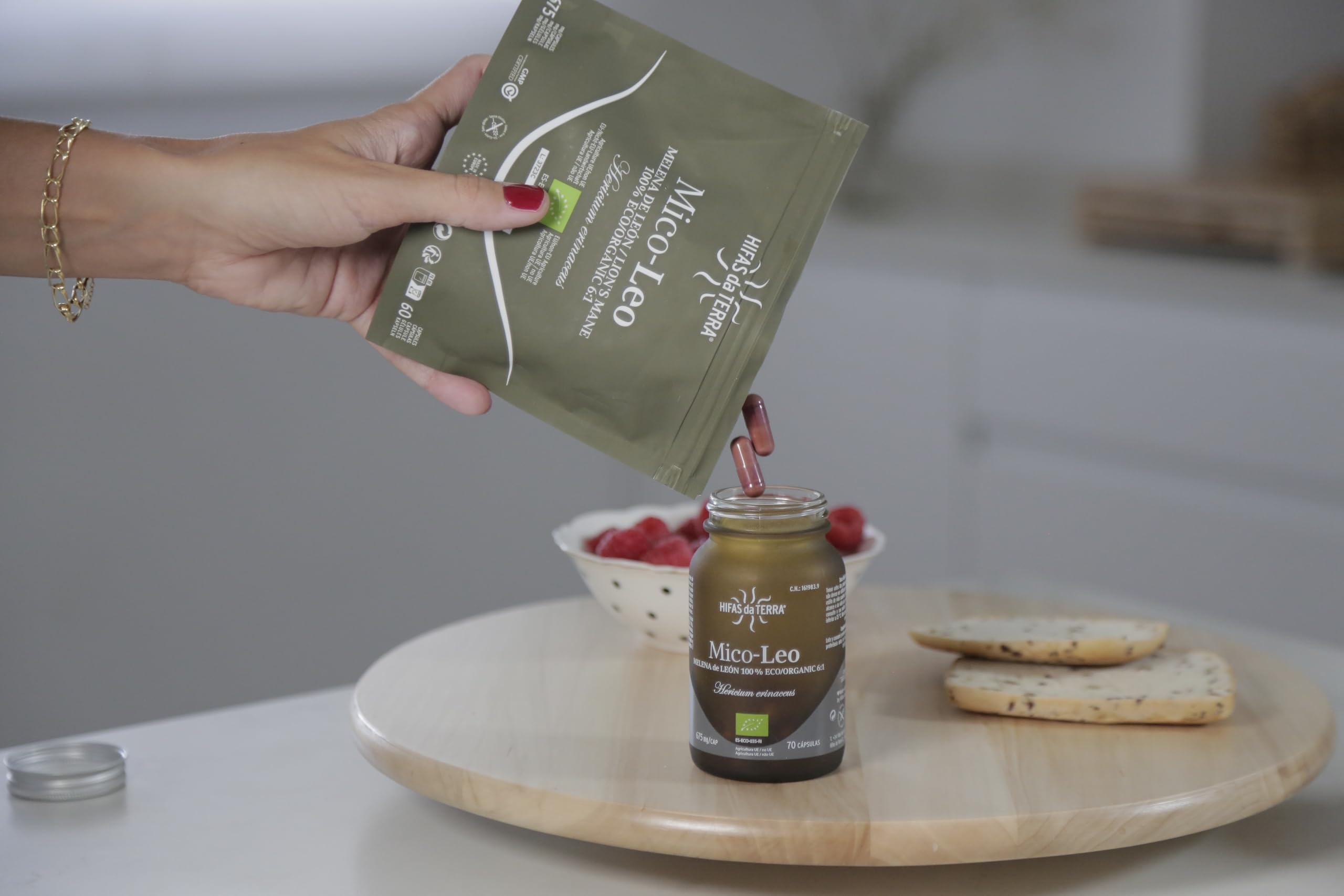 HIFAS DA TERRA - Mico-Leo Extracto Puro de Melena de León Hericium - Alta concentración de Beta-Glucanos y Vitamina C - Apoyo cognitivo, memoria, bienestar emocional e inmunitario - Refill 60 Cápsulas