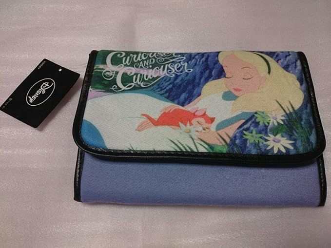 Amazon 不思議の国のアリス 猫 ダイナ マルチケース 母子手帳ケース 財布 ディズニー 猫 ネコ アニメ 萌えグッズ 通販 Amazon 不思議の国のアリス 猫 ダイナ マルチケース 母子手帳ケース 財布 ディズニー 猫 ネコ アニメ 萌えグッズ 通販
