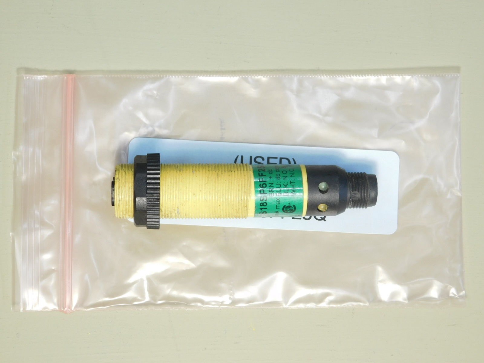 BANNER ENGINEERING S18SP6FF25Q 50561, Input: 10-30 V DC, Complementary PNP, EZ-Beam Sensor, Euro M12 4-PIN Integral QD, Fixed Field;Range: 25 MM