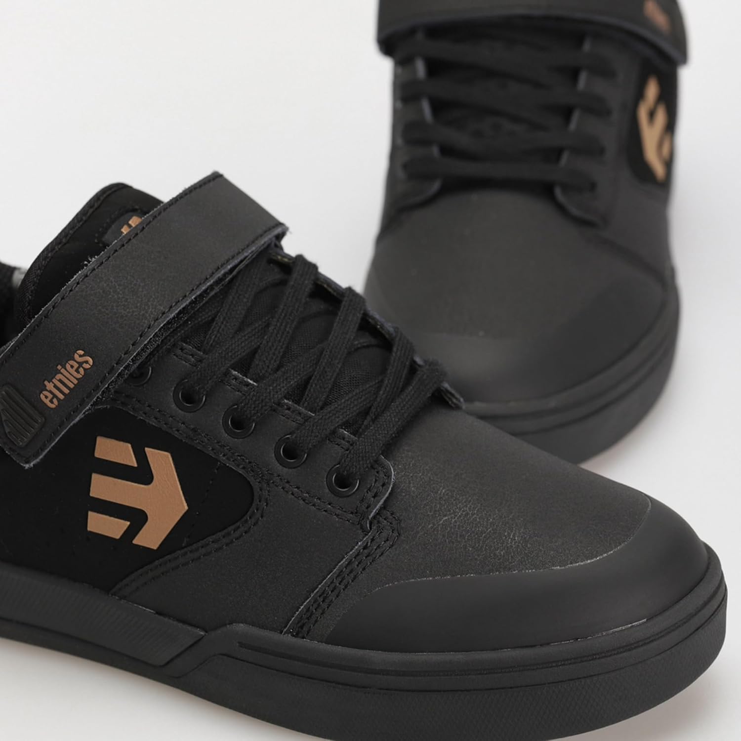 Etnies Camber Clip – MTB-Ready Grip, Reinforced Build, Cushioned Feel, Everyday Riding