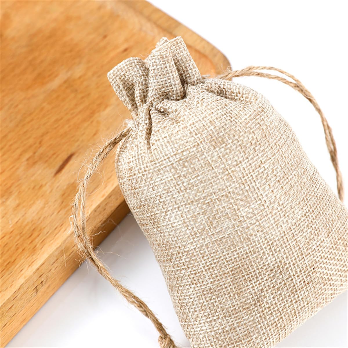 Lot de 85 sacs en toile de jute avec cordon de serrage - Sacs à bijoux avec cordon de serrage - Pour calendrier de l'Avent, sachets cadeaux (20 x 30 cm)