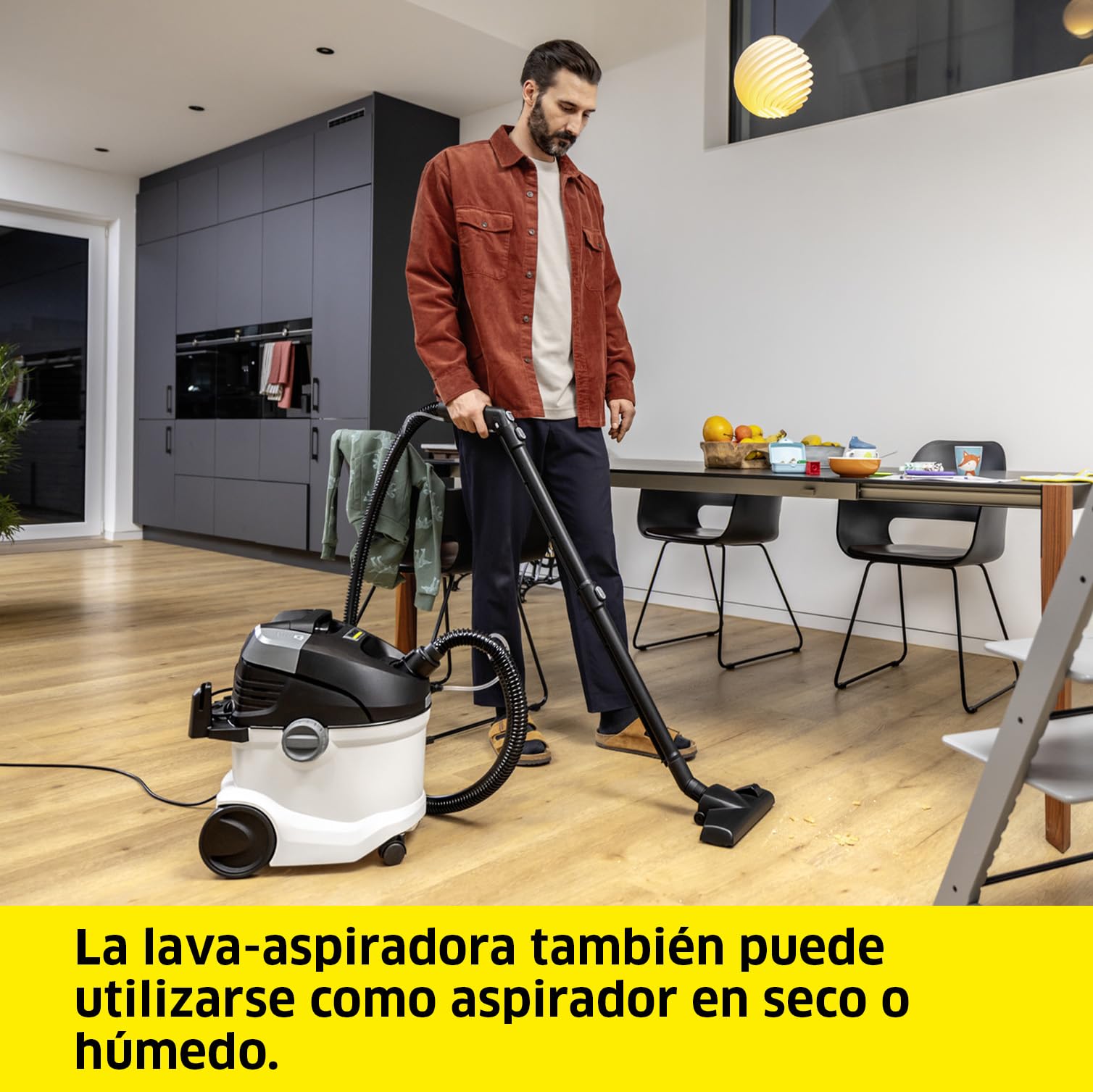 KÄRCHER Lava-aspiradora SE 5, Manguera de aspiración con pulverizador, depósitos de 4 l, boquillas de Lavado, Intercambiable, para tapicería y Ranuras, con Accesorio para Suelos Duros