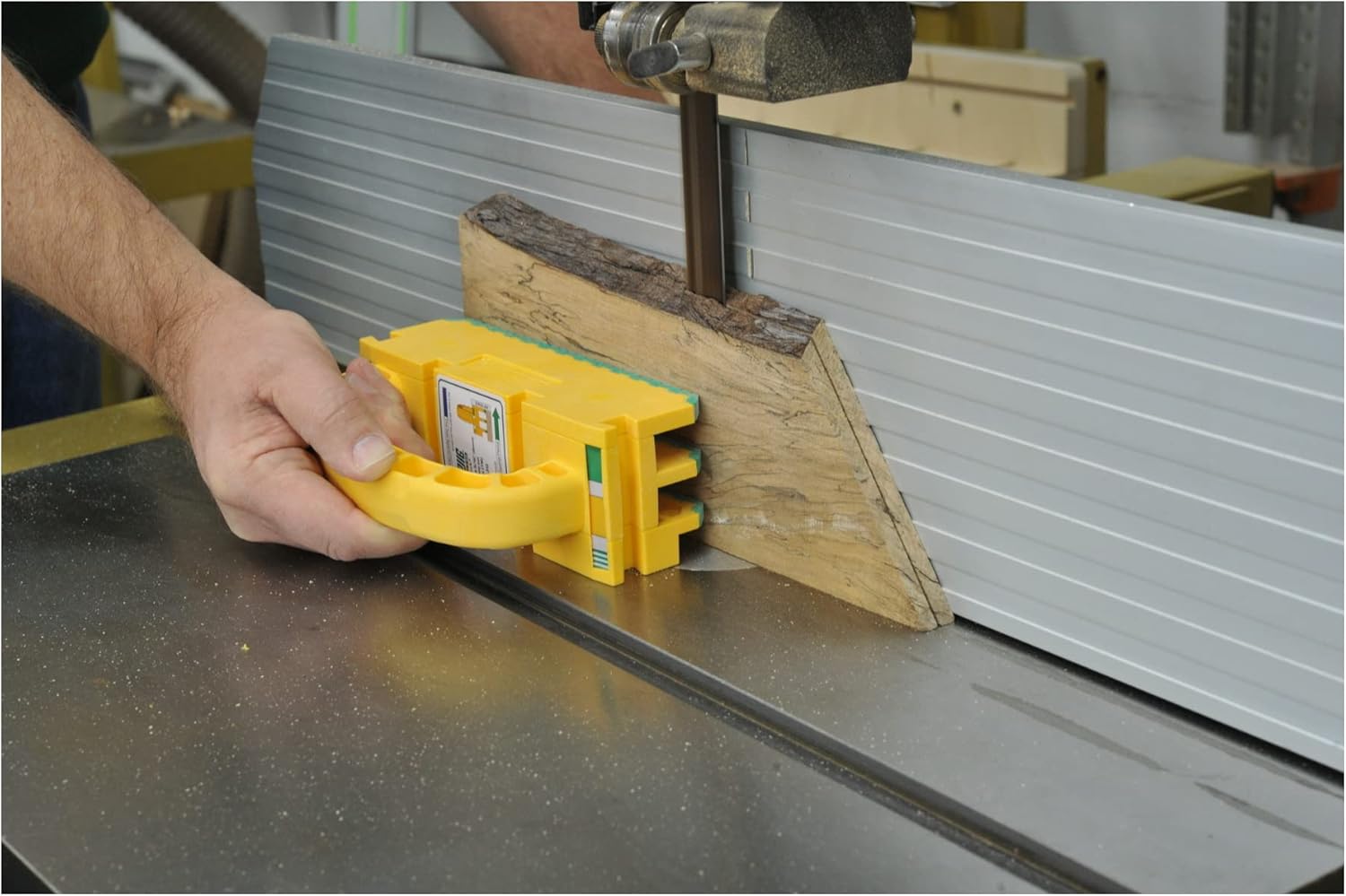MICROJIG ‎FN12 Fitfinder 1/2 Gauge Grr-ripper2 Go Push Block with Kickback Prevention and Sticker for Fence Scale