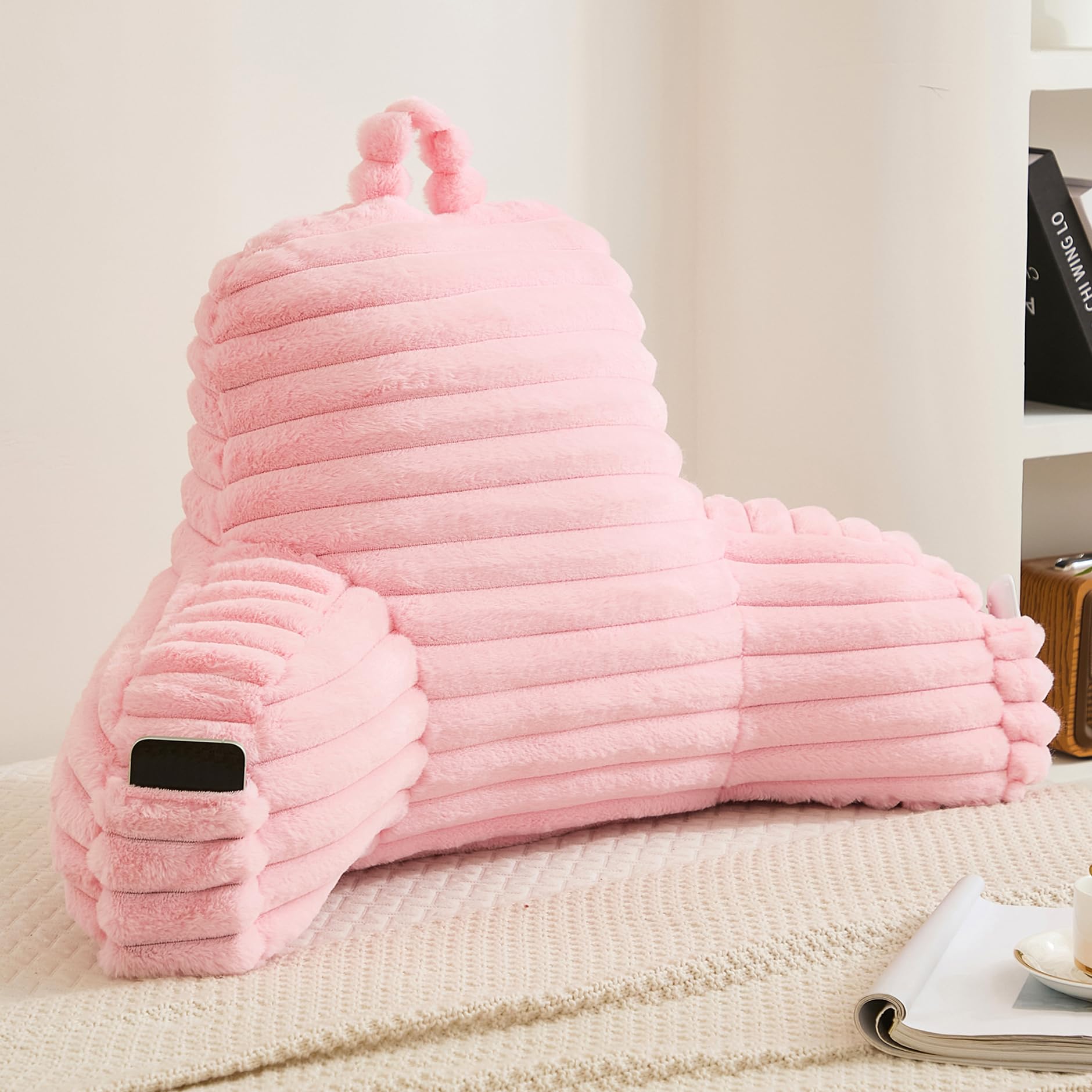 Flauschiges rosa Lesekissen aus Kunstfell mit Taschen, luxuriöses gestreiftes Plüsch, dekorativ, Armlehnen und Rückenstütze für Bettruhe, Faulenzen auf dem Sofa, extra große Größe für