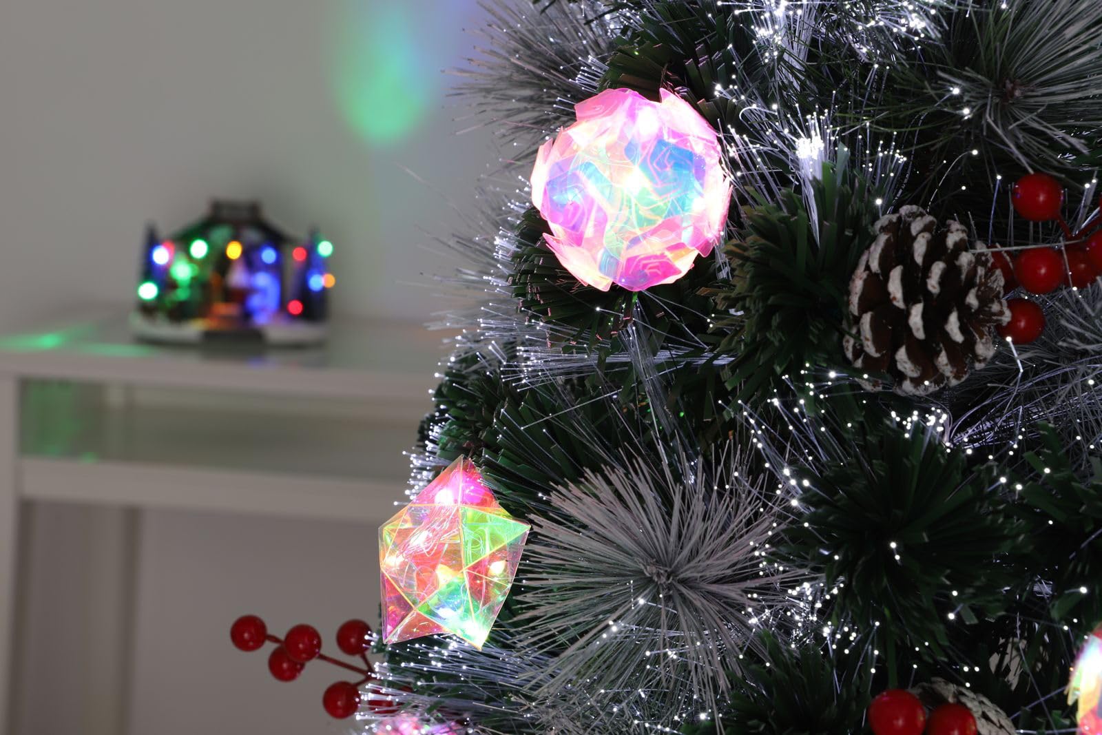 Christmas Concepts® 3 ft (36") Albero di Natale in fibra ottica preilluminato verde con bacche, pigne e decorazioni iridescenti a LED - 37 funzioni incluse - Alberi di Natale artificiali