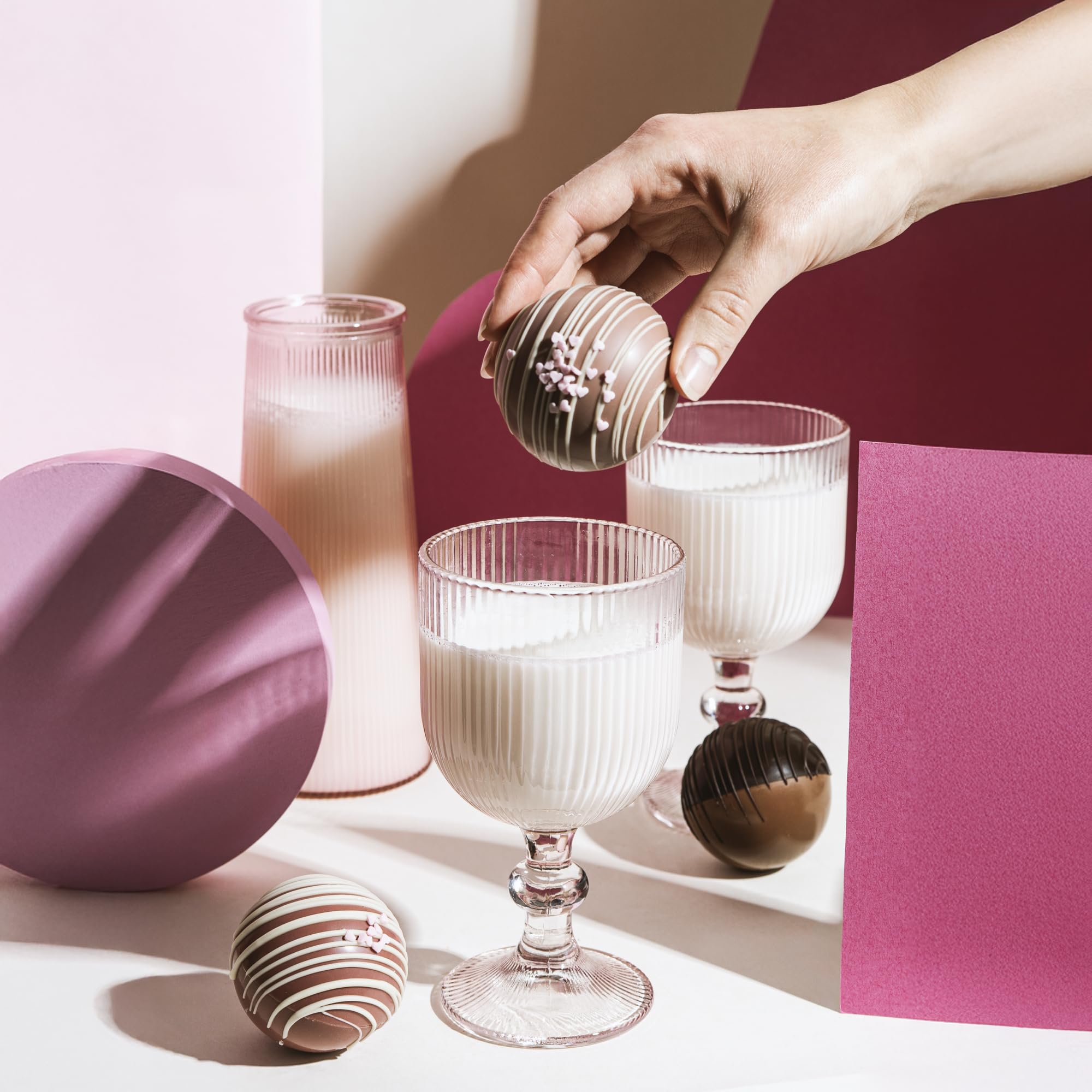 CHOCOLISSIMO Czekoladowa kula Ruby z marshmallows – czekolada do picia w kształcie kuli z różowej czekolady – pomysł na prezent dla mężczyzny, żony, dziecka, dziewczynki, na urodziny, Boże Narodzenie
