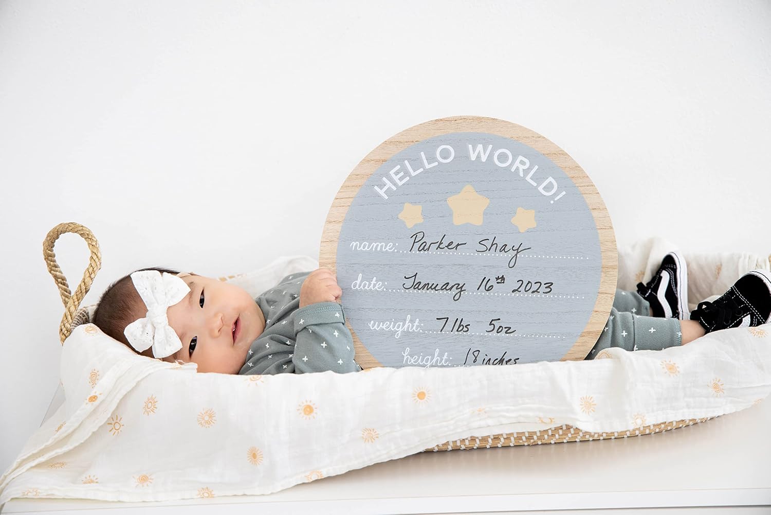 Kate & Milo Hello World Fill-in Wooden Photo Prop with Included Marker, Welcome Baby, New Baby Gift, Gender-Neutral Baby Decor (Pack of 2) image 3