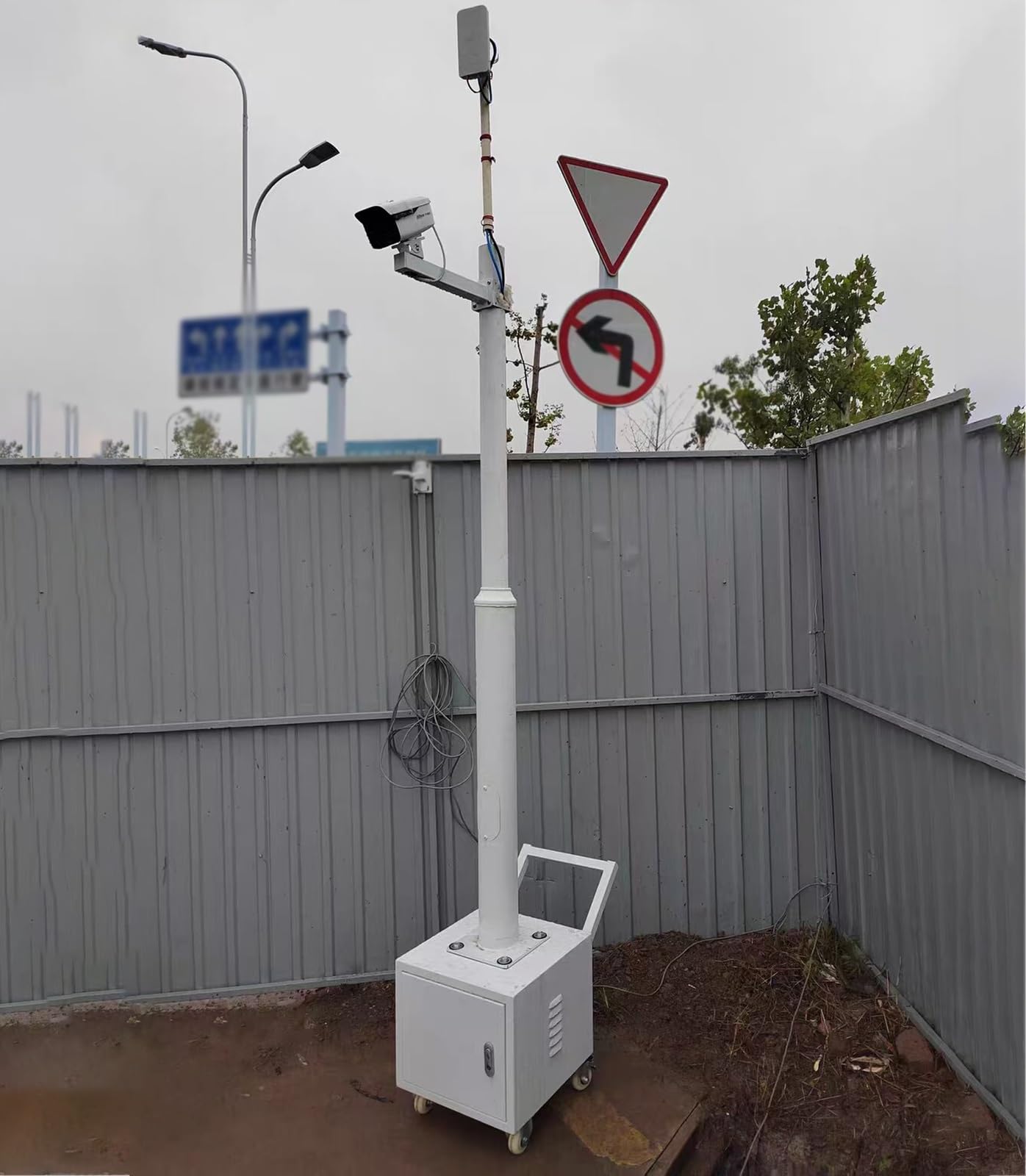 MLYAYE White Camera Pole Exterior for Yard, Segmented Combination Solar-powered Surveillance Post and Bracket & Movable Enclosure for Parking Lot(13.1 ft/4m)