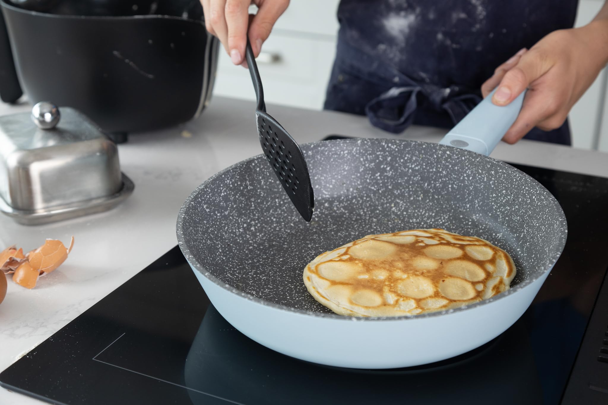 Masterclass, Cast Aluminium Non-Stick Fry Pan Twin Pack Pfa Free Lekka Patelnia W Stylowym Niebieskim Kolorze Z Trwałą Powłoką, Podstawa Indukcyjna Do Piekarnika