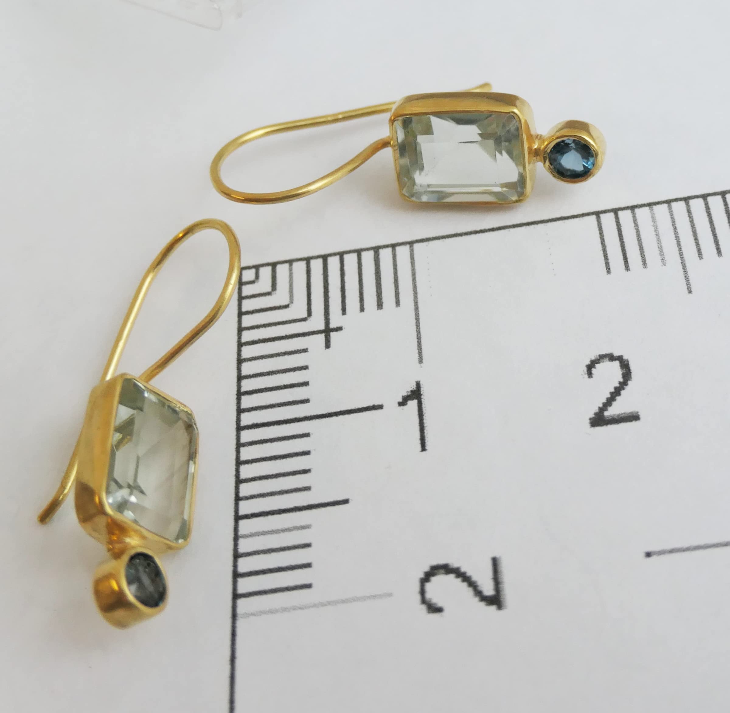 Orecchini Pendenti con Ametista Verde e Topazio Blu London | Argento Sterling 925 Placcato Oro Gioielli Raffinati con Pietre Naturali Design Elegante Donna - Stile Unico e Luminoso