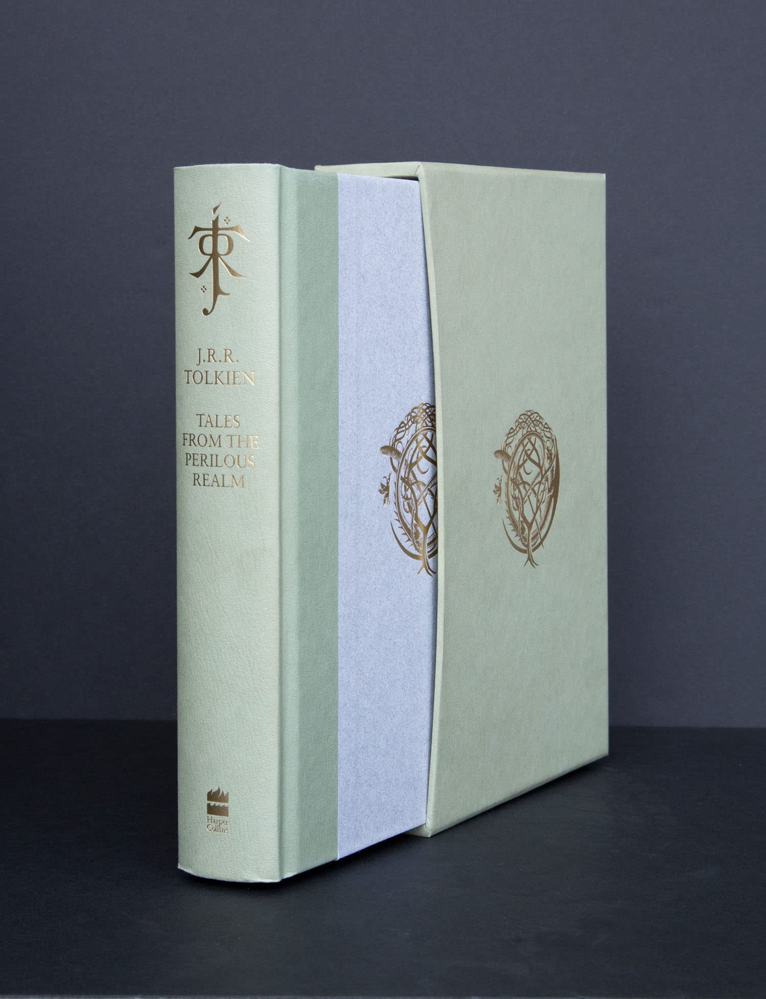 Tales from the Perilous Realm: A Deluxe Collector’s Edition of Illustrated Epic Fantasy
