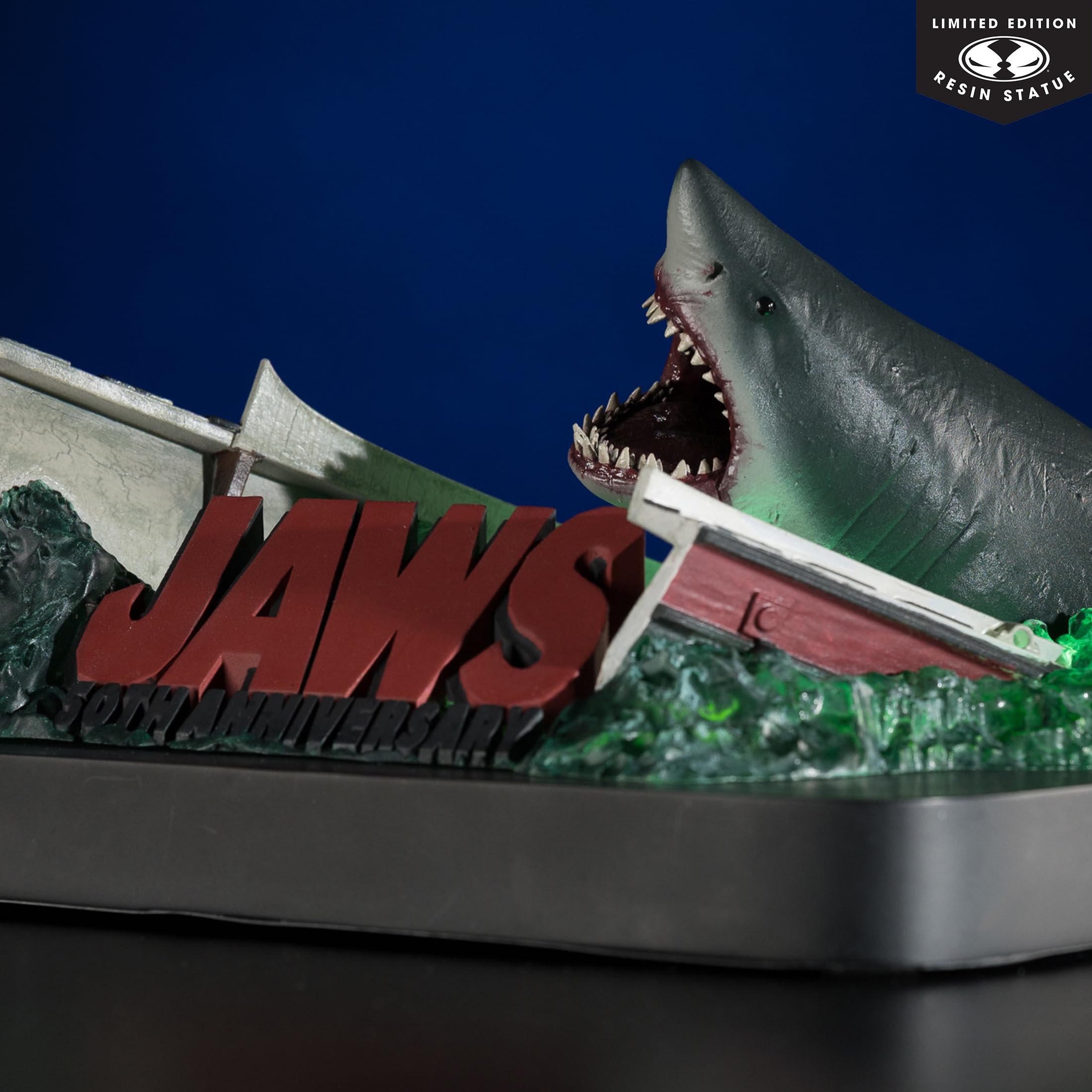 Movie Maniacs - 1:48 Scale Jaws 50th Anniversary Resin Statue