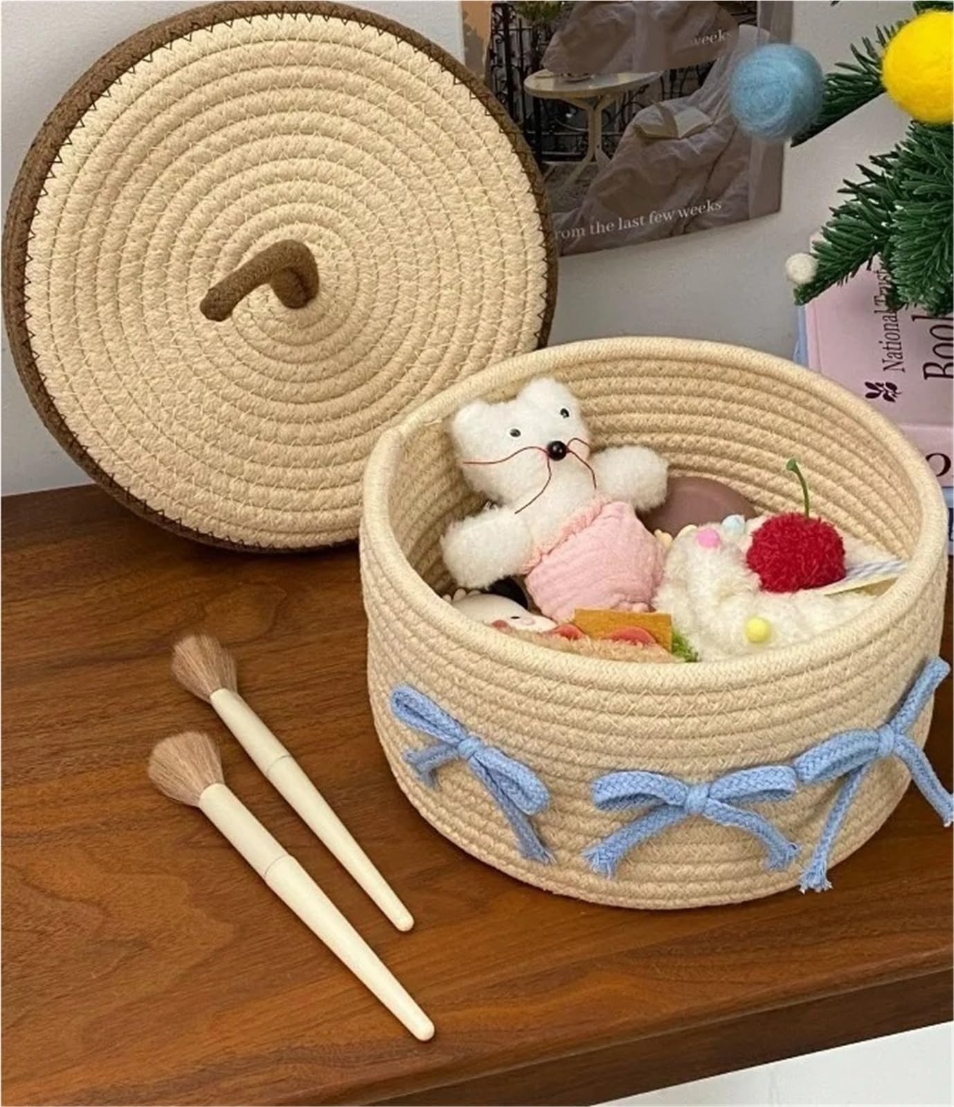 Cesta de almacenamiento de cuerda de algodón con tapa, forma de magdalena, tejida a mano, tela no tejida, organizador decorativo para el hogar, escritorio, baño (marrón)