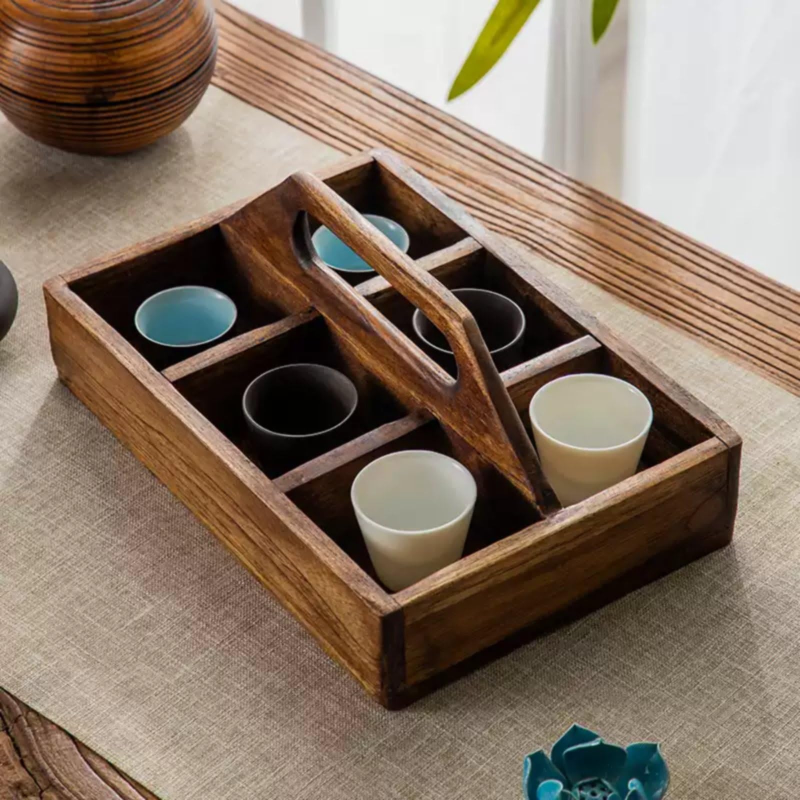 Milageto Bandeja de Servir con Organizador de, Cesta Organizadora De Madera con Asa Y 4 Compartimentos, Dimensiones Externas 30cm Largo X 20cm Ancho X 14cm Alto Compartimento 1 8cm X 8cm X 4.5cm.