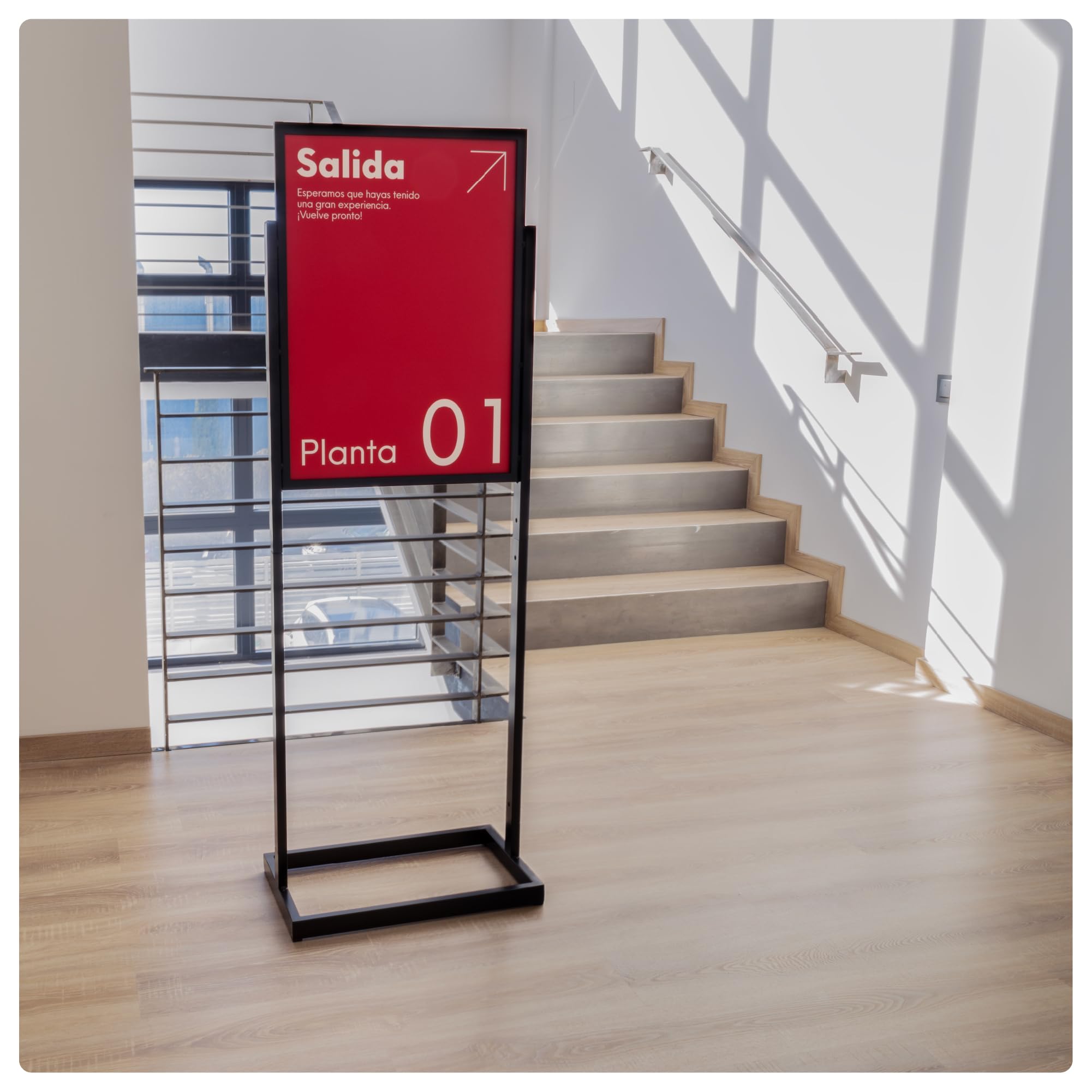 Support stop trottoir noir en acier double face 508 x ±706 mm, panneau publicitaire robuste pour affichage intérieur, présentoir métal pour visuel Ouvert/Fermé, montage facile sans outils