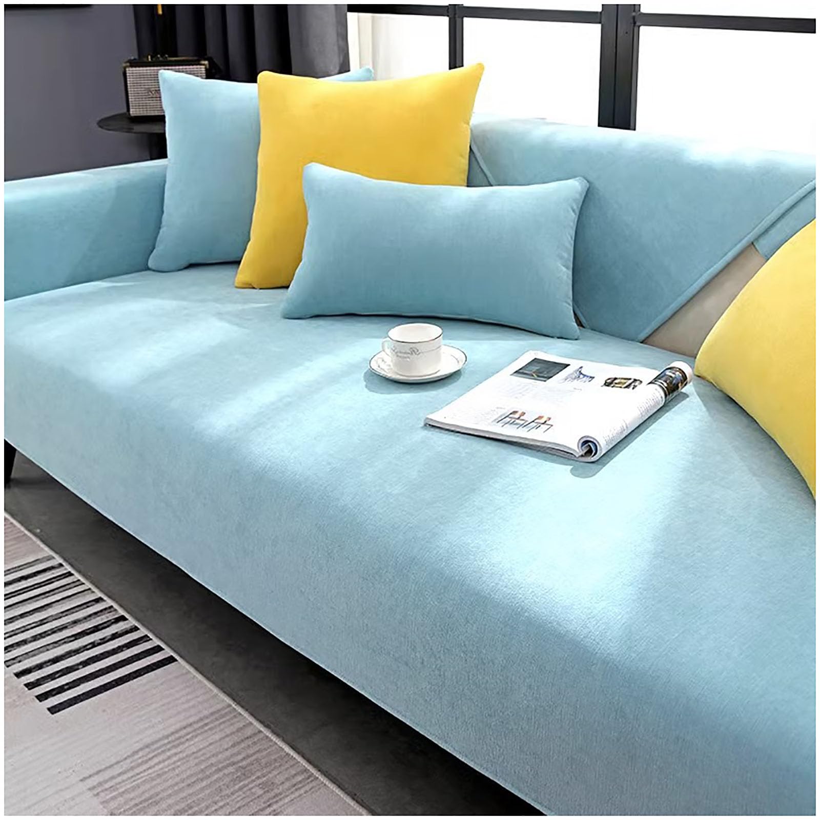 Housse de canapé en forme de L velours bleu pour moderniser un salon familial chaleureux