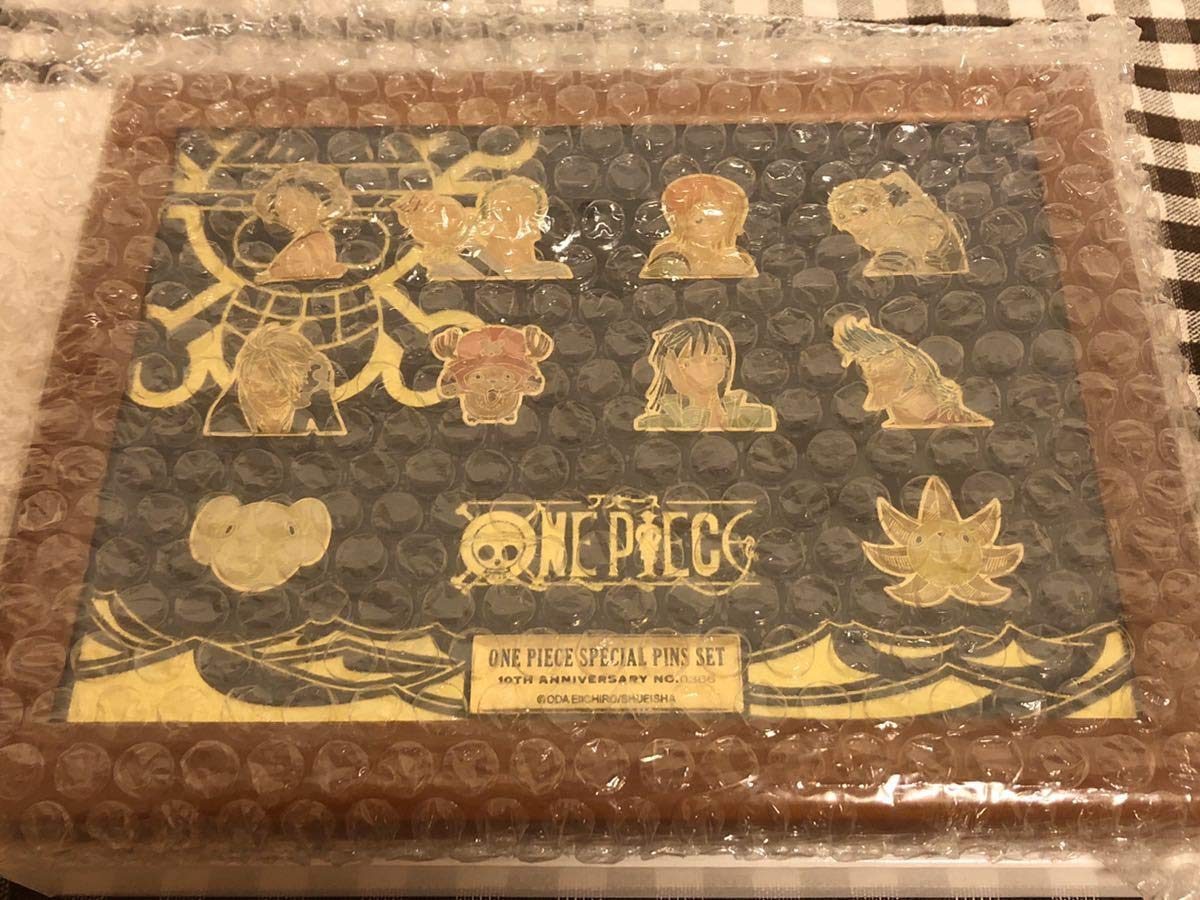 Amazon.co.jp: ONE PIECE ワンピース10周年記念ピンズセット ルフィ 