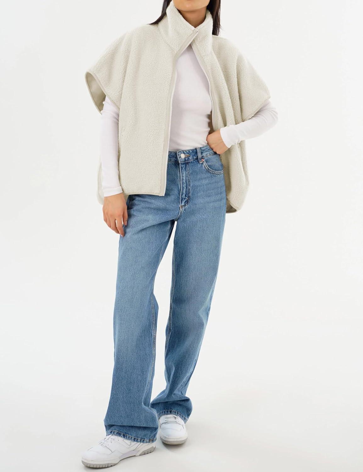 Women's Sherpa Fleece Vest with Batwing Sleeves Leather Trim Stand Collar Zip Up Lightweight Jacket for Winter - Image 3