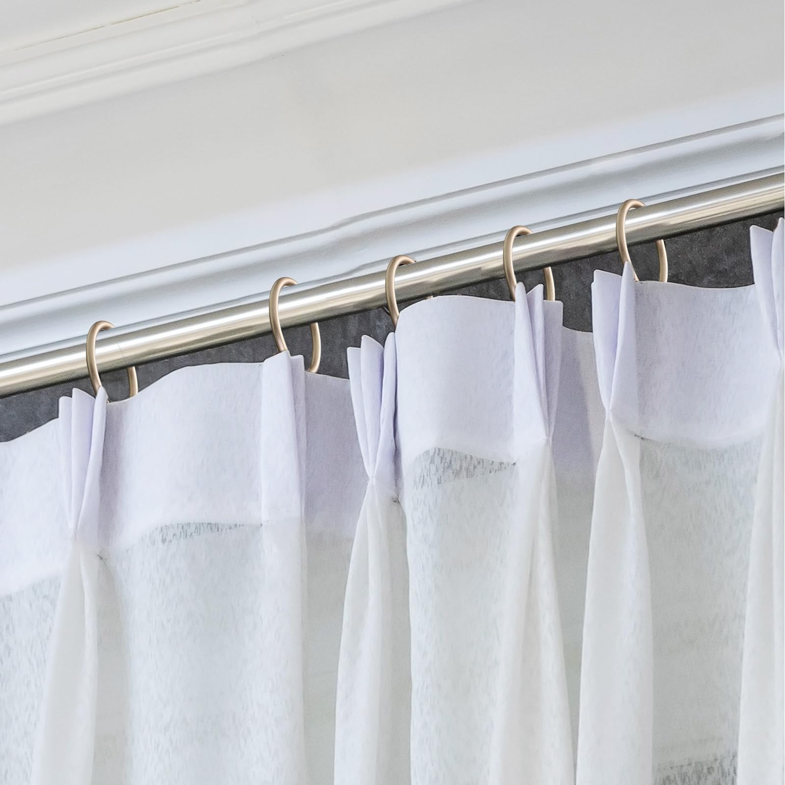 Hotop Lot de 60 anneaux de rideau en métal de 4,1 cm et 60 crochets en métal pour fenêtre, porte de douche, rideau de douche (champagne doré)