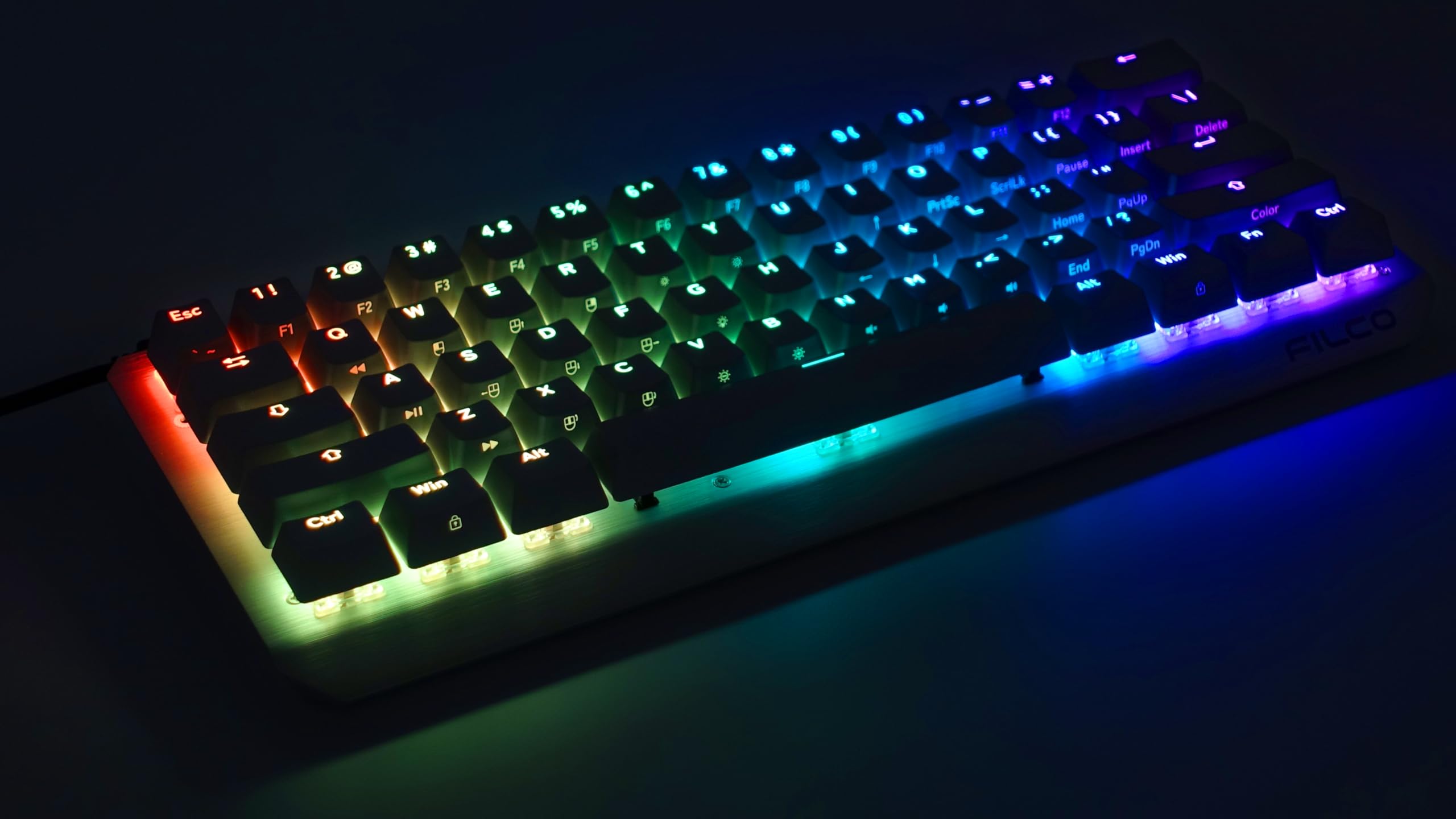 【使用少・最新モデル】FILCO Majestouch Luce60（静音赤軸） Majestouch Luce60 日本語配列 MX2A RGB赤軸 購入ページ