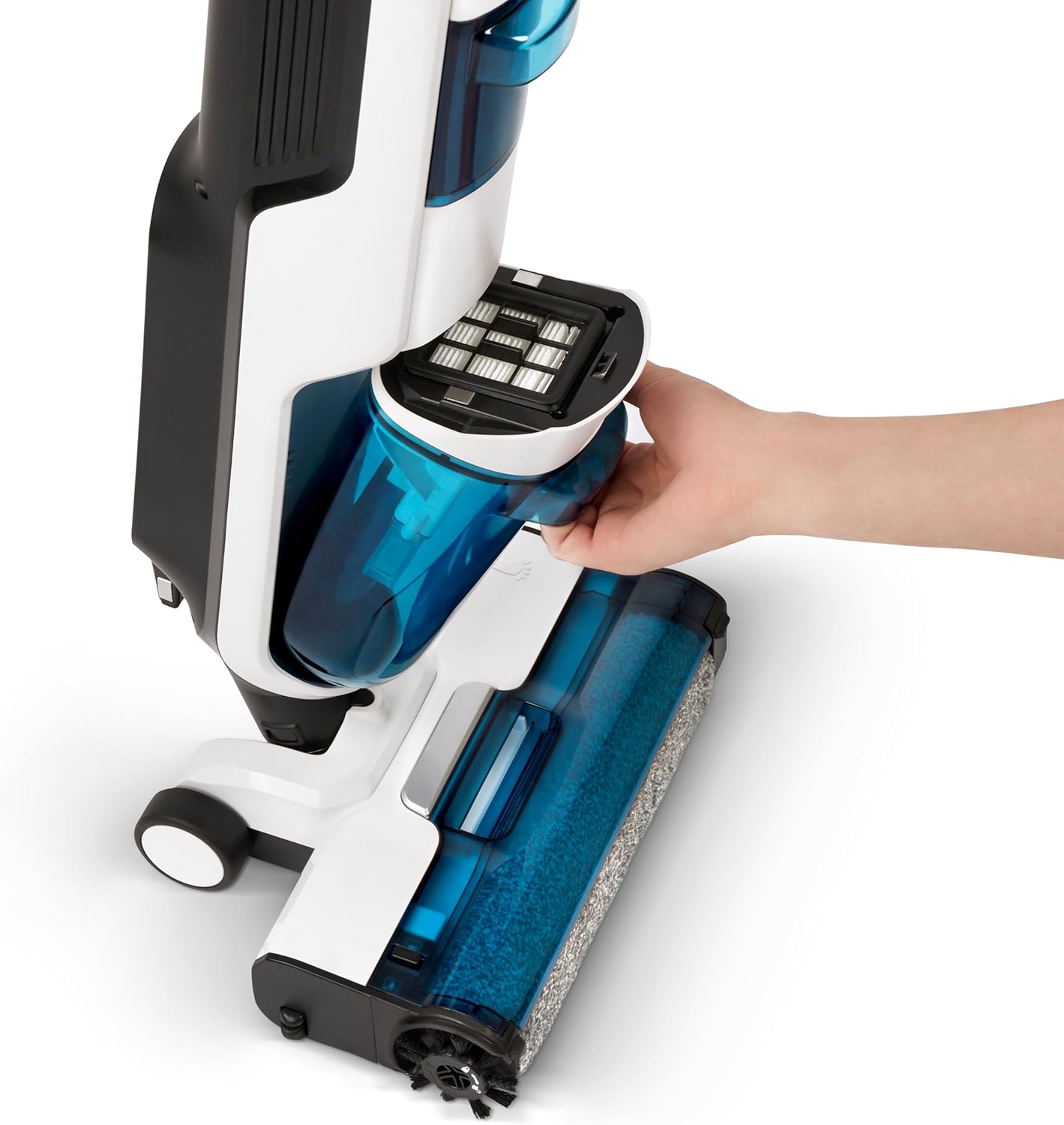 Removing water tank from vacuum cleaner