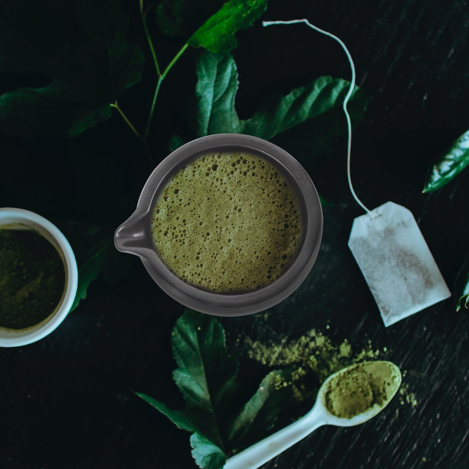 Didiseaon Traditionelle Japanische Matcha Schale aus Keramik mit Ausguss 525ml Fassungsvermögen Glatte Oberfläche und Filigranes Design für Teezeremonie und Teehaus