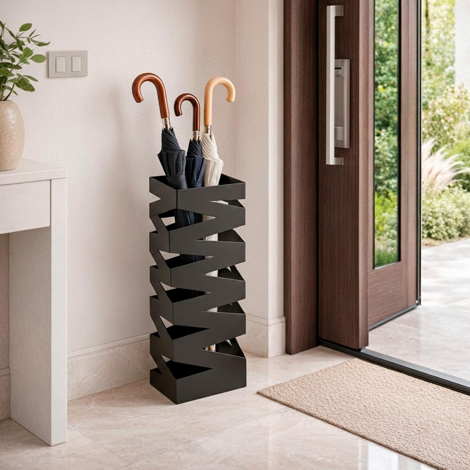 Portaombrelli In Acciaio Zincato Con Intarsi Decorativi Porta Ombrelli Vaschetta Scolapioggia 2 Ganci Removibili Base Antiscivolo per Ingresso Casa Ufficio Design Moderno 49 x 15.5 x 15.5 Cm (Nero)