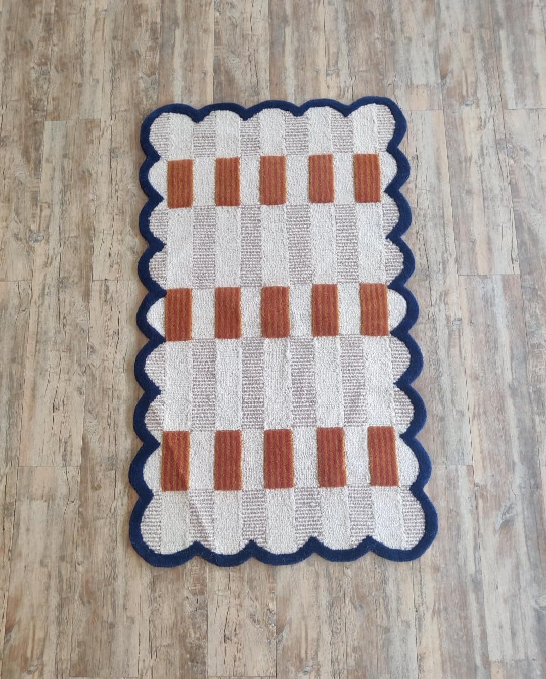 Tufted Area Rug with Scalloped Border, Geometric Pattern, Rust Orange and Navy Blue, Textured Wool Blend (240 * 300 cm)