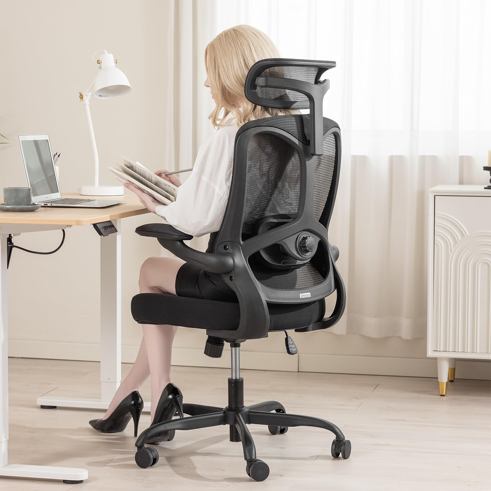 Magic Life Chaise de Bureau Ergonomique,Chaise avec Appui-tête 2D en Maille avec Dossier Haut,Support Lombaire Confortable,accoudoirs réglables (Negro)