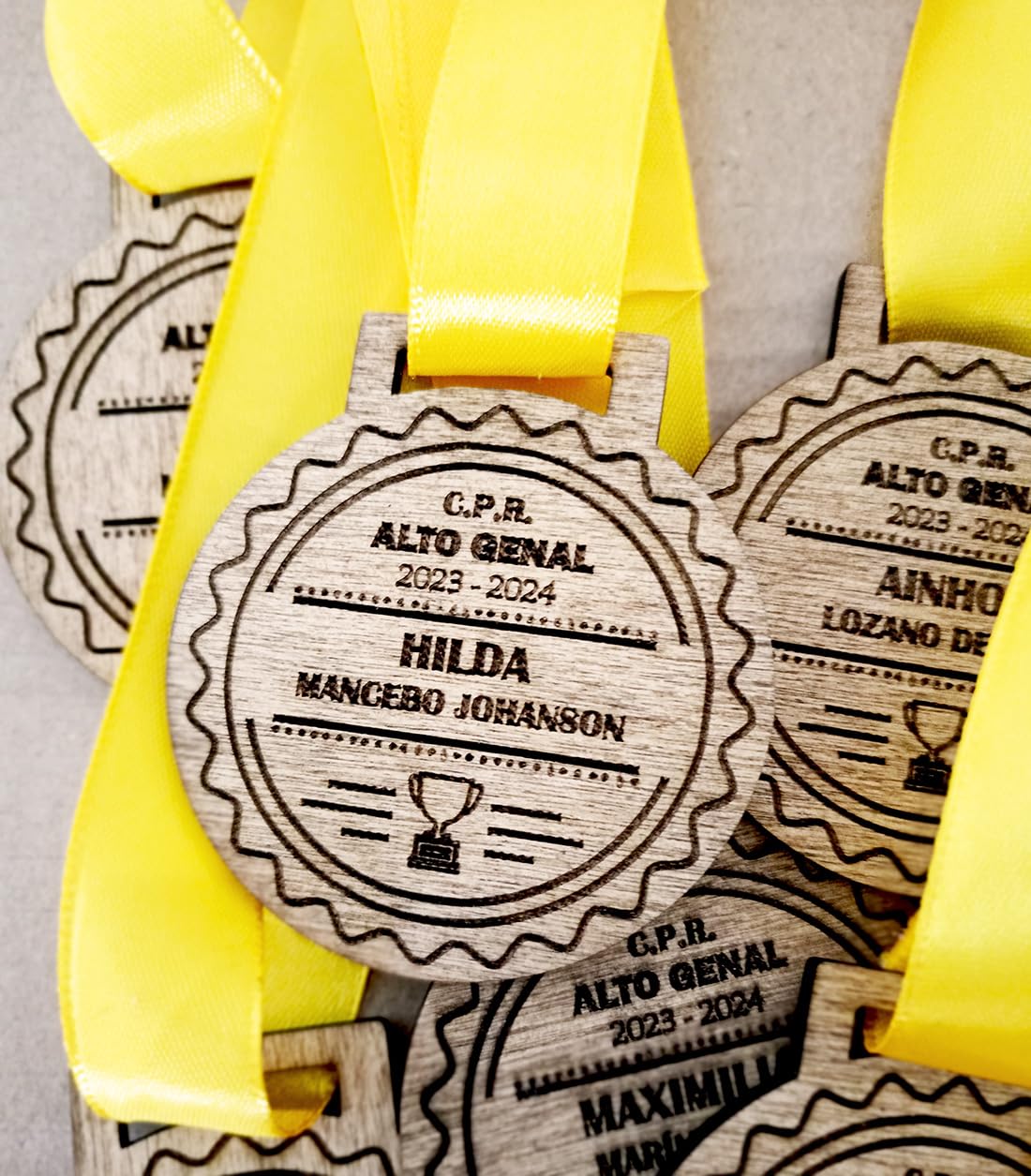 Medallas Personalizadas Infantiles de Madera, Regalo Fin de Curso Escolar
