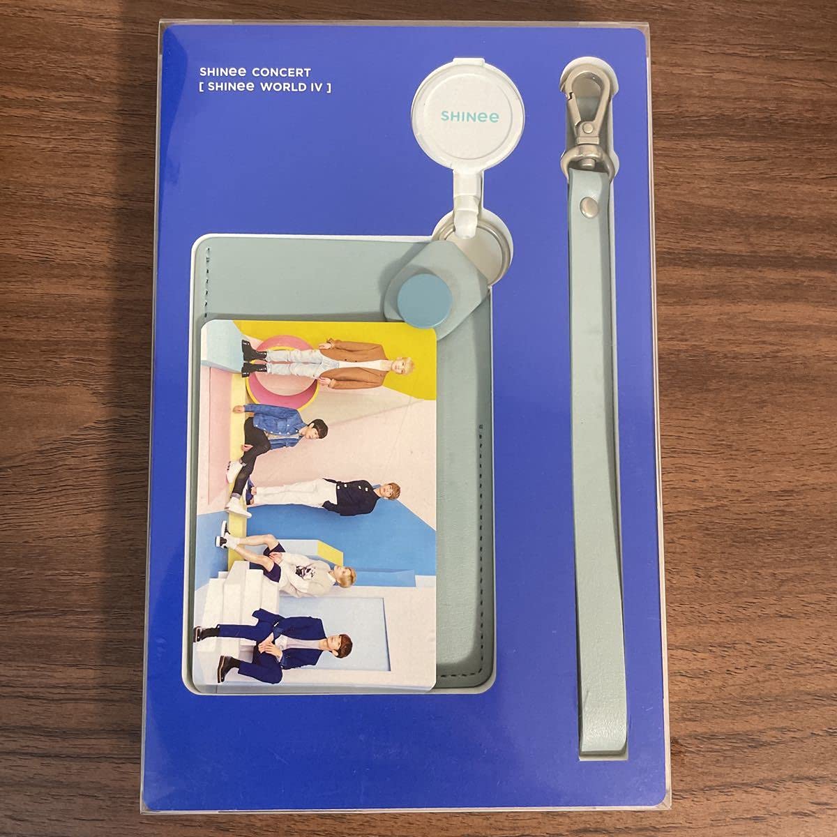 Amazon.co.jp: SHINee WORLD IV リールカードホルダー 公式グッズ
