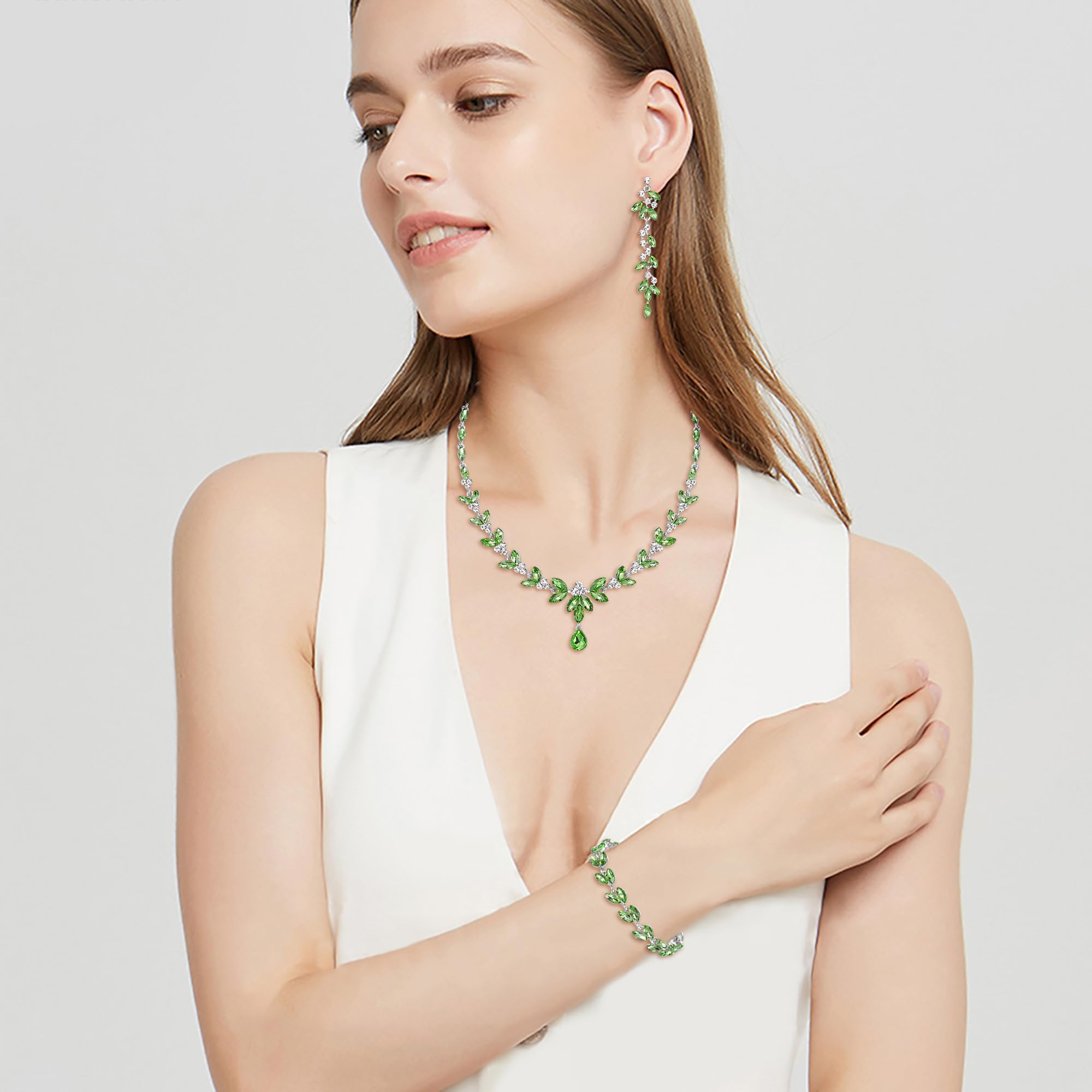 EVER FAITH Parure Bijoux Femme Mariage Mariée en Cristal Autrichien Élégant Collier Boucles d'Oreilles Pendantes et Bracelets 3PCS Ensemble Marquise Avec Feuilles De Strass Clair Ton d'argent