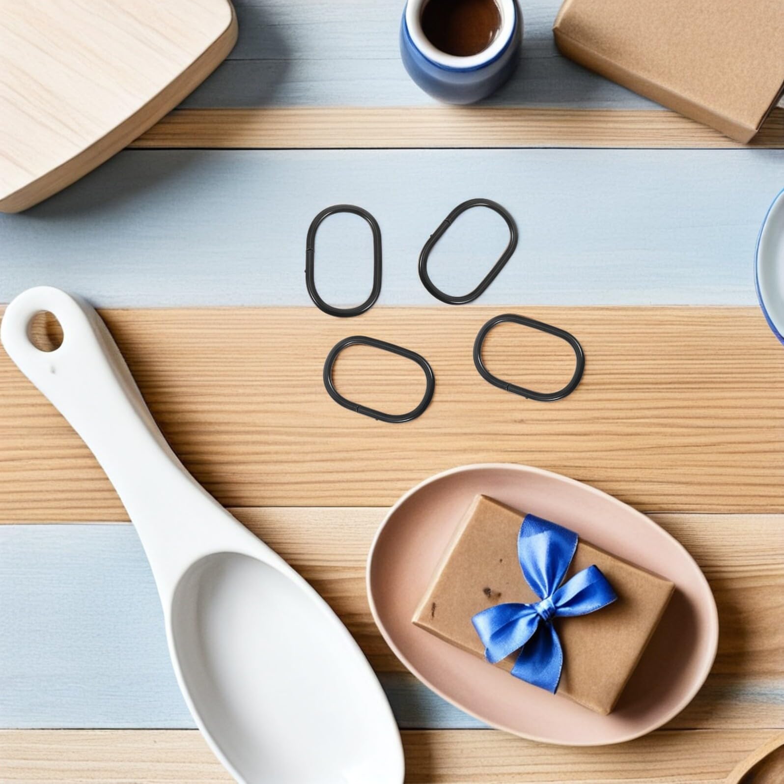 SHINEOFI 100 Anelli per Tende da Doccia in Plastica Neri, Ganci Scorrevoli Antiscivolo per Aste Standard, Accessori per Bagno Chiusura a Scatto, Resistenti e Compatibili per Tende da Bagno